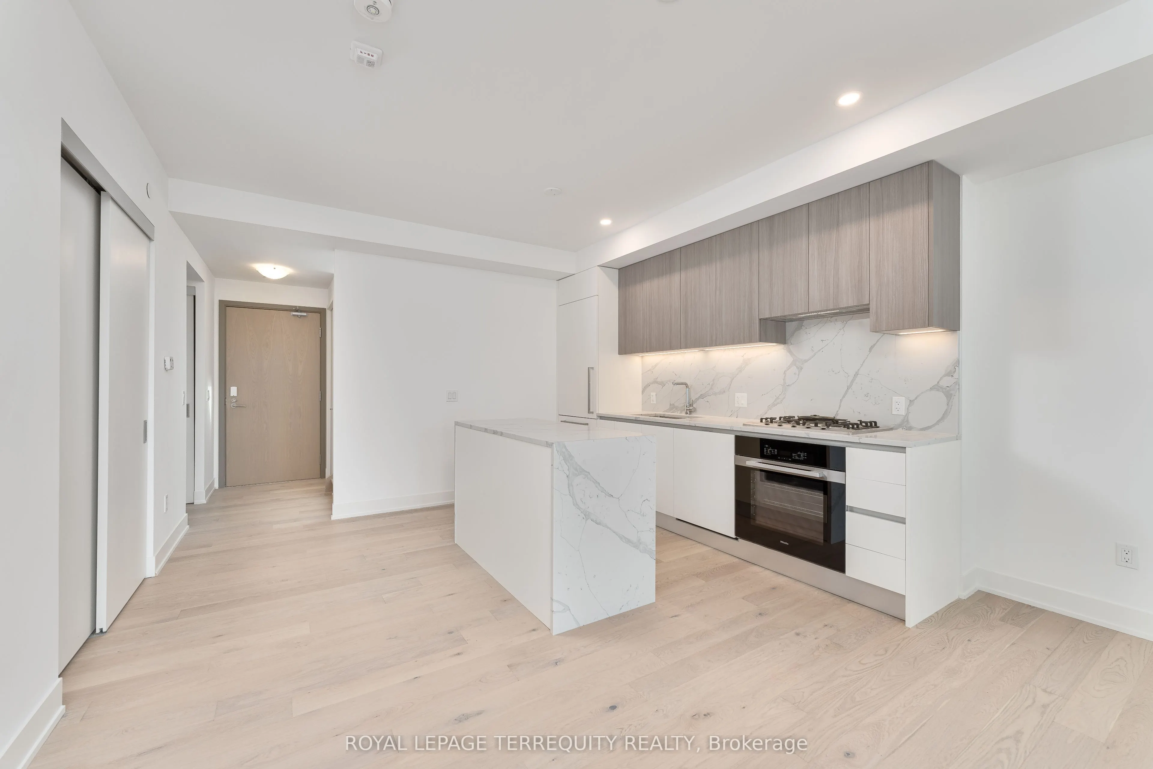200 Keewatin Avenue, #PH05