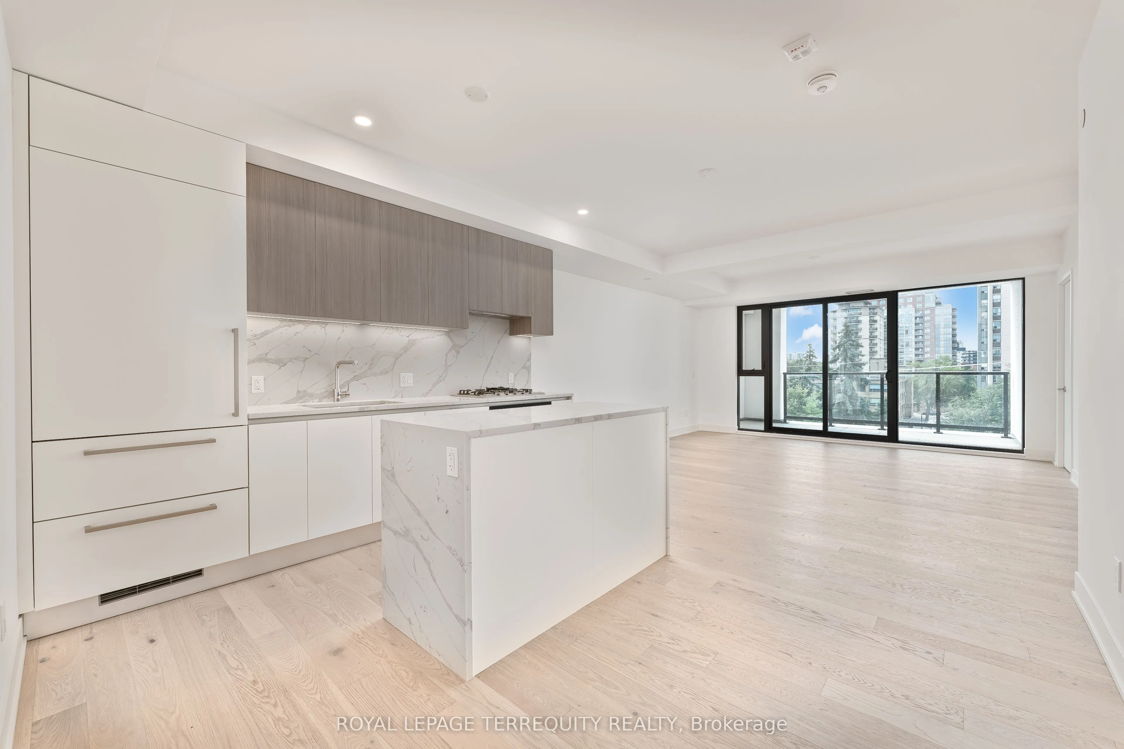 200 Keewatin Avenue, #PH05
