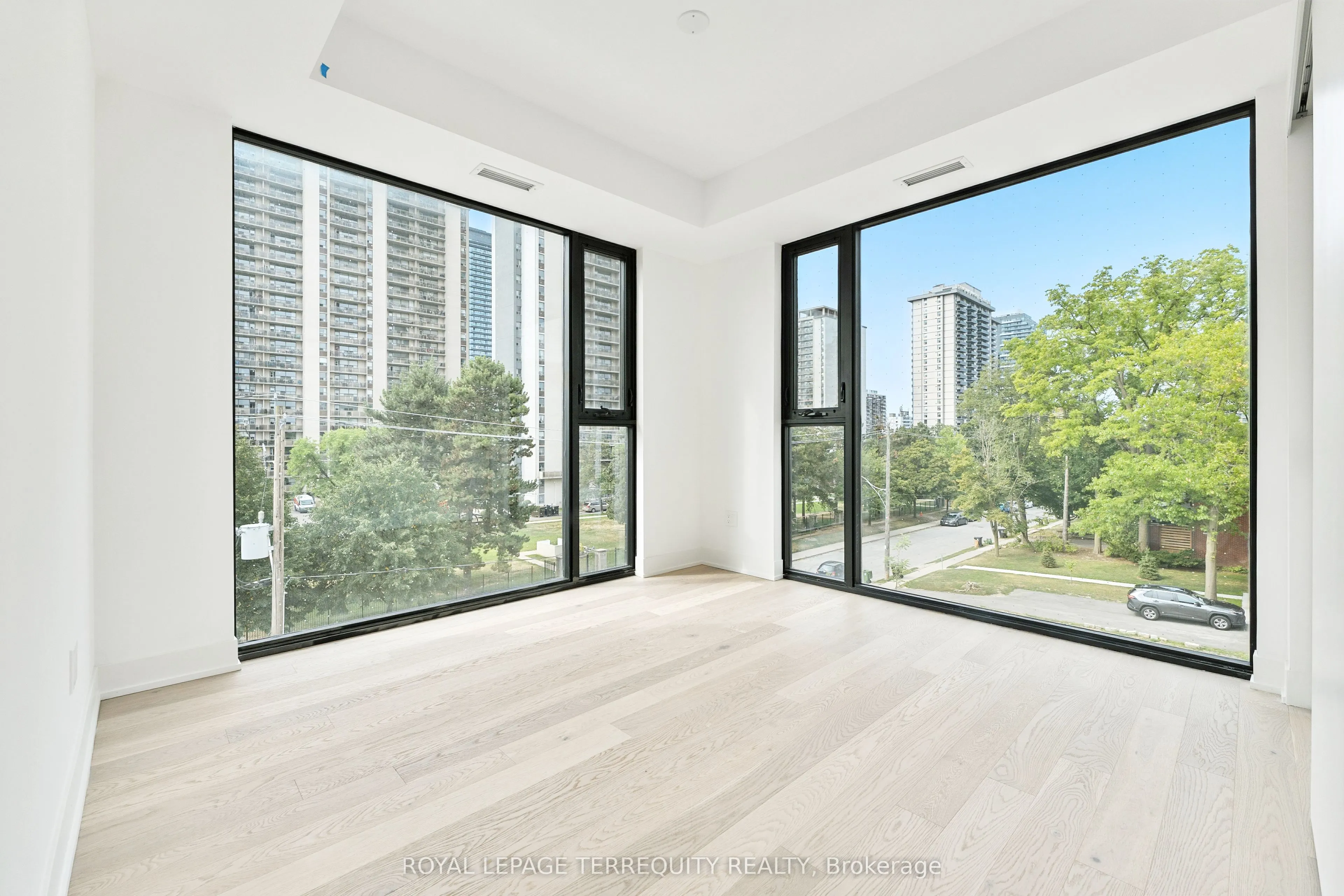 200 Keewatin Avenue, #PH05