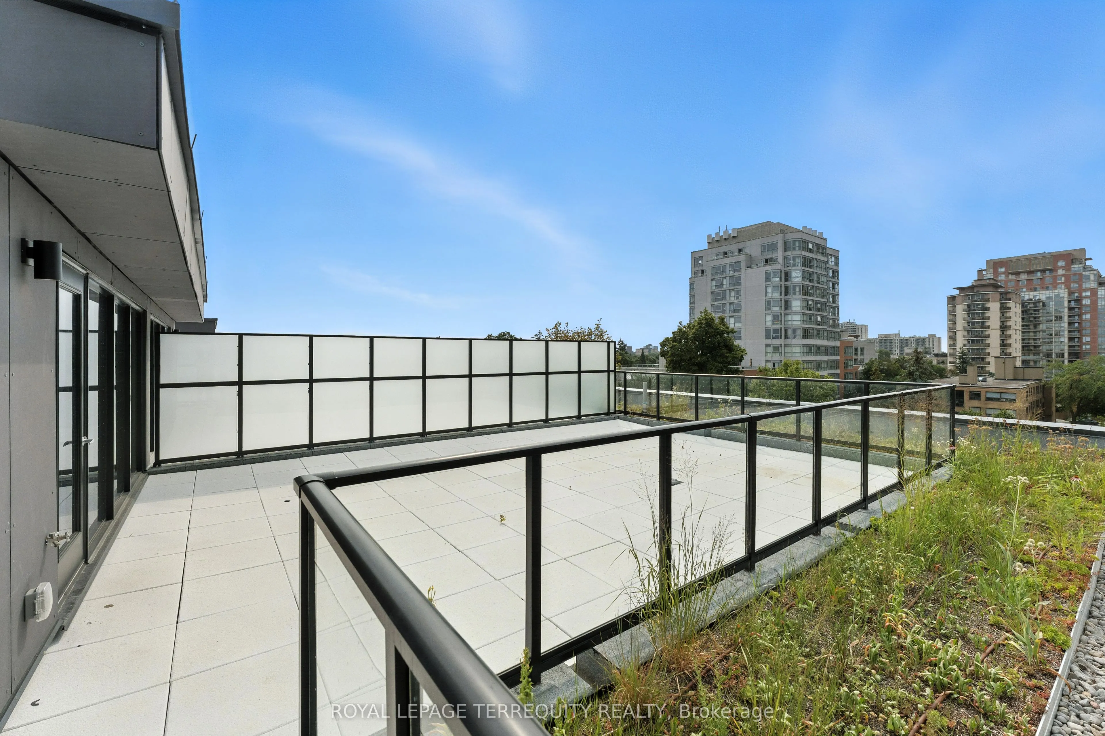 200 Keewatin Avenue, #PH05