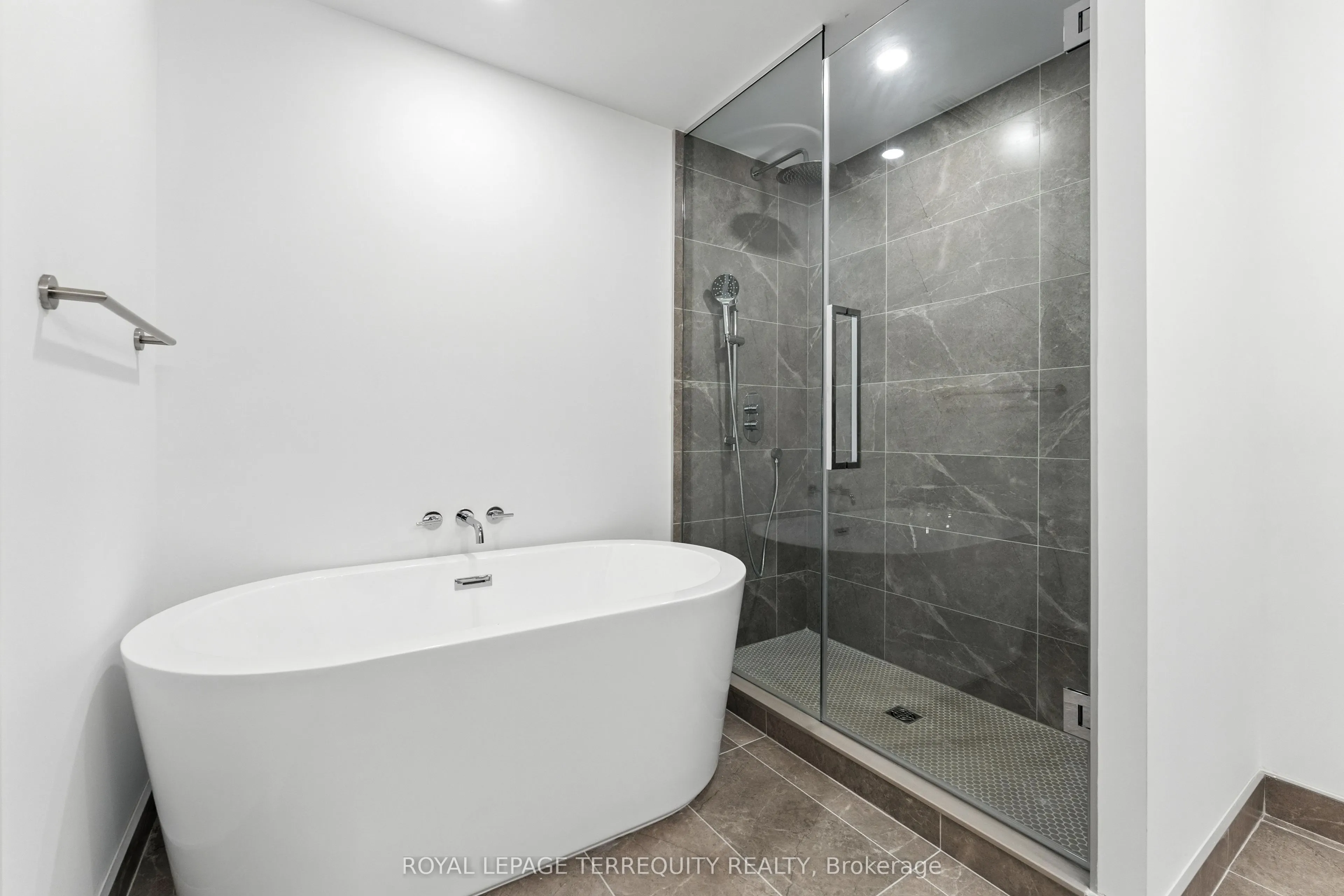 200 Keewatin Avenue, #PH05