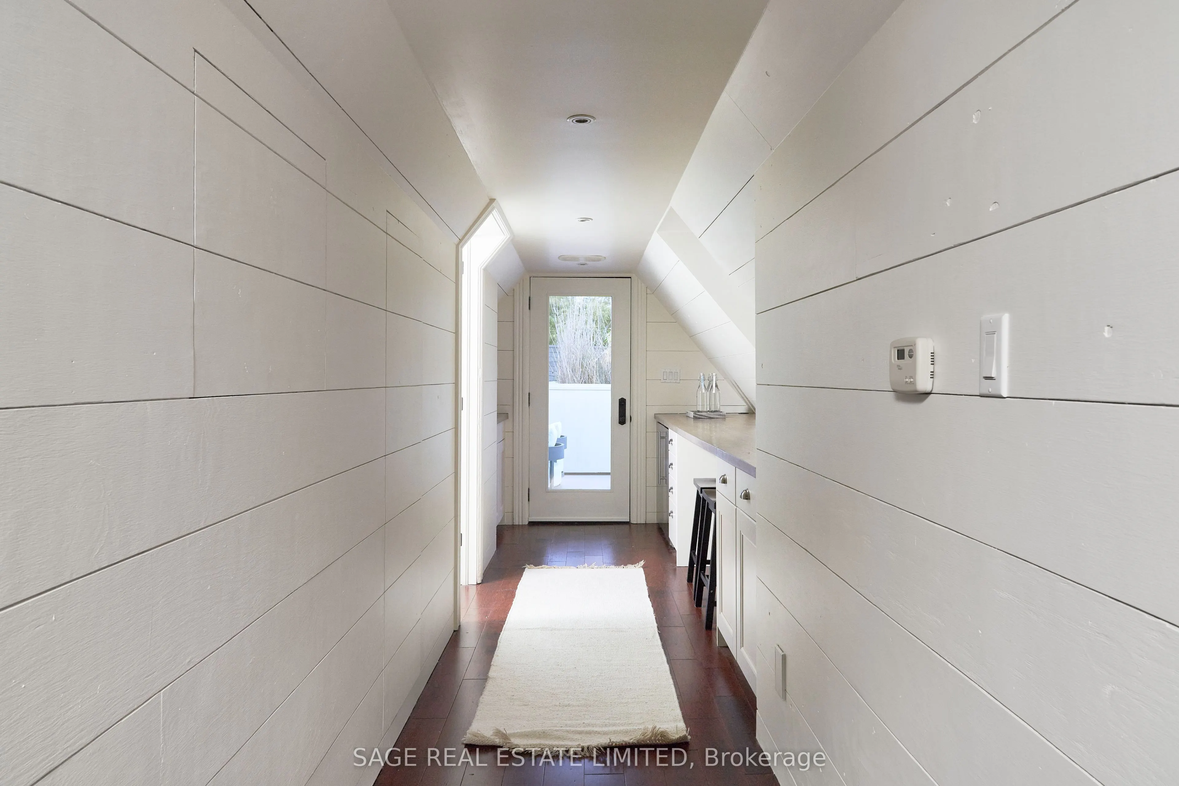 73 Lakeview Avenue