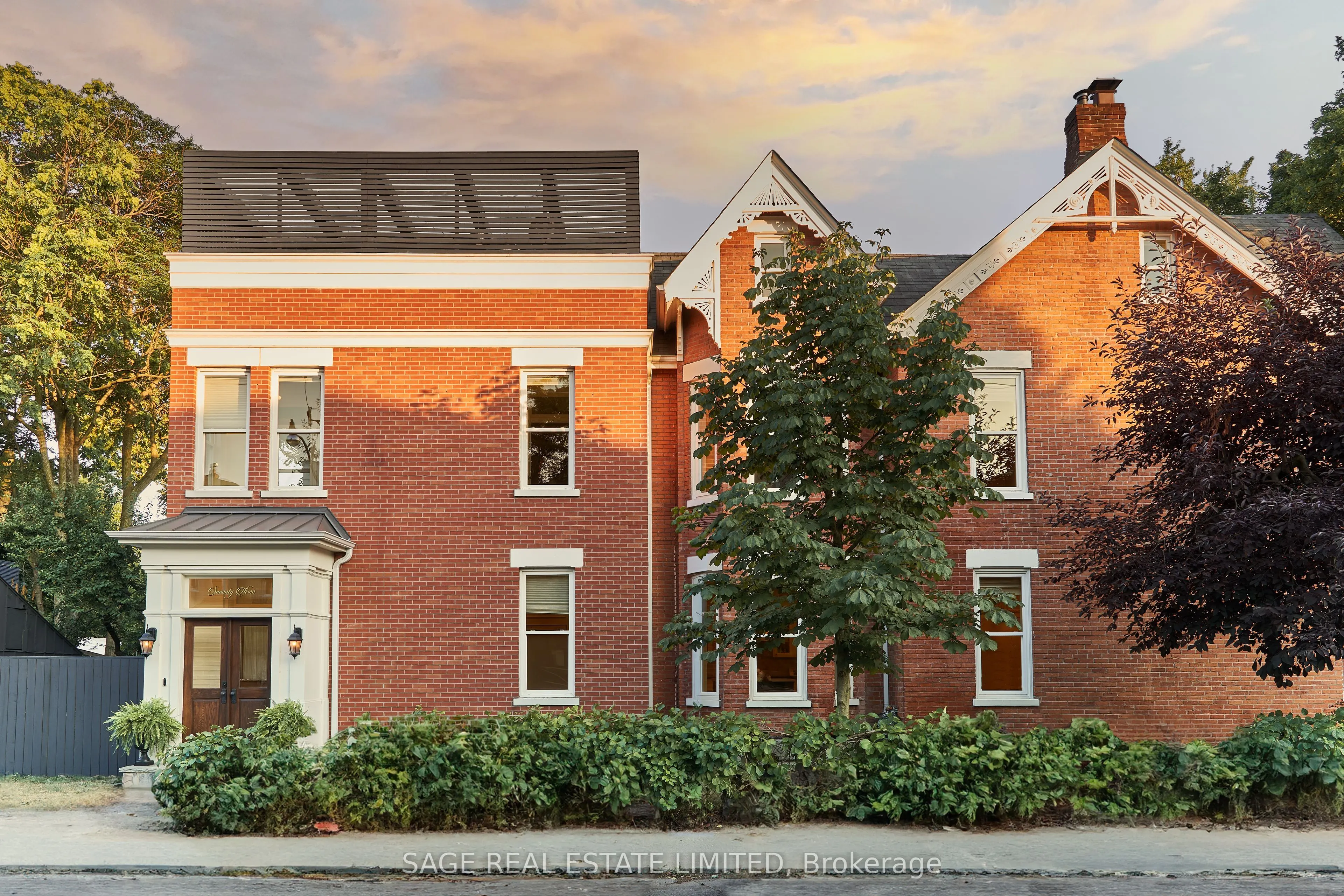 73 Lakeview Avenue