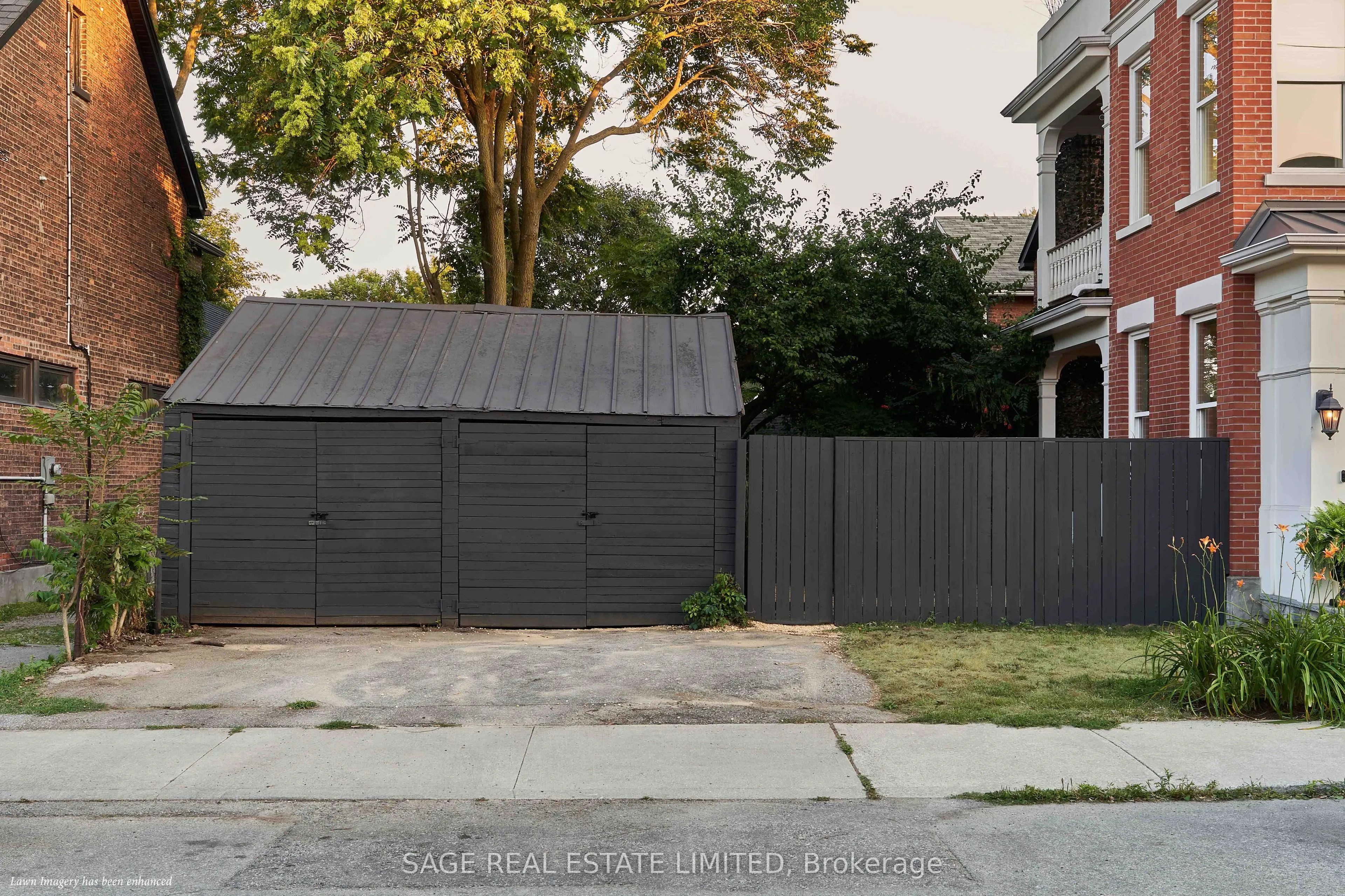 73 Lakeview Avenue