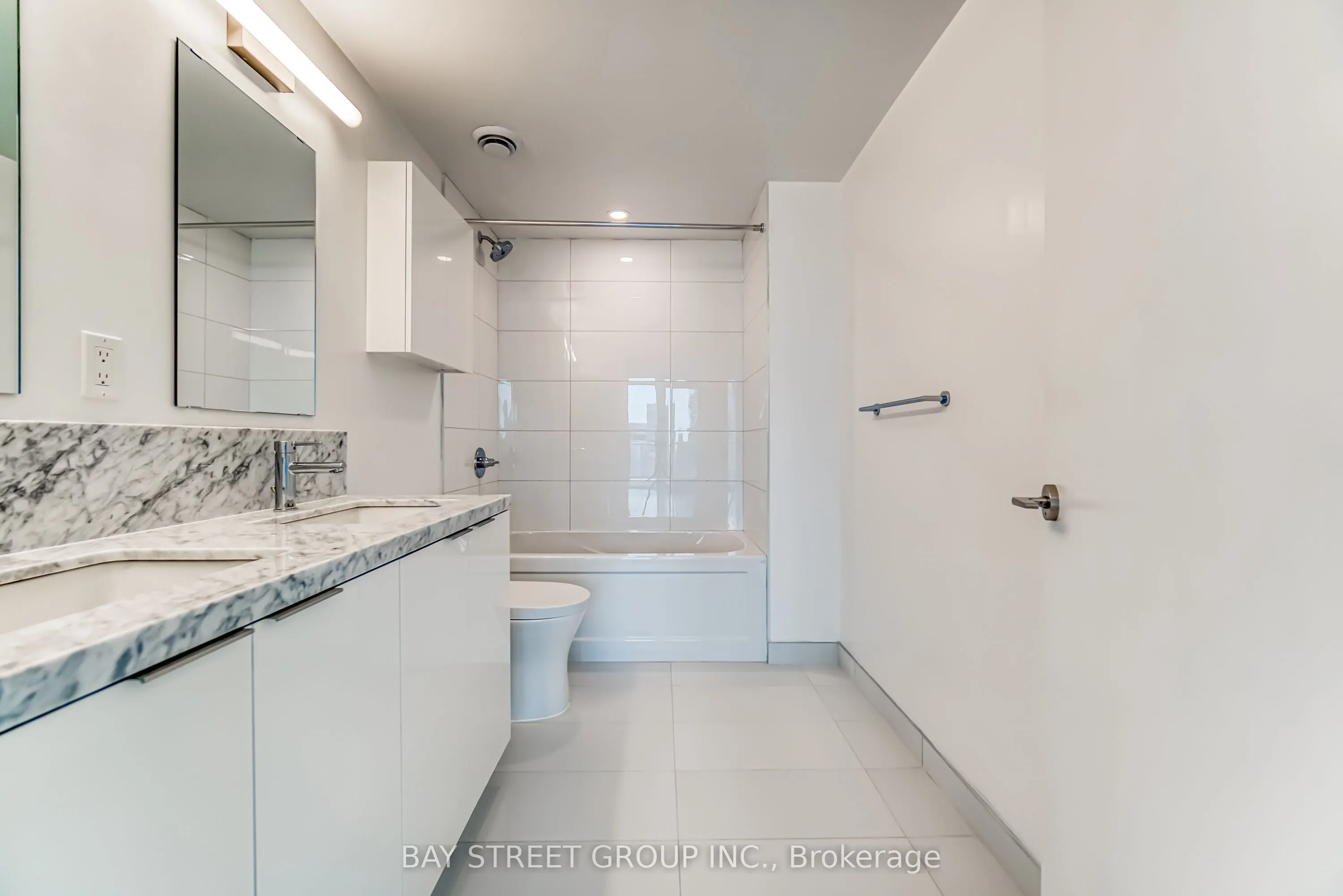 230 Simcoe Street, #3514