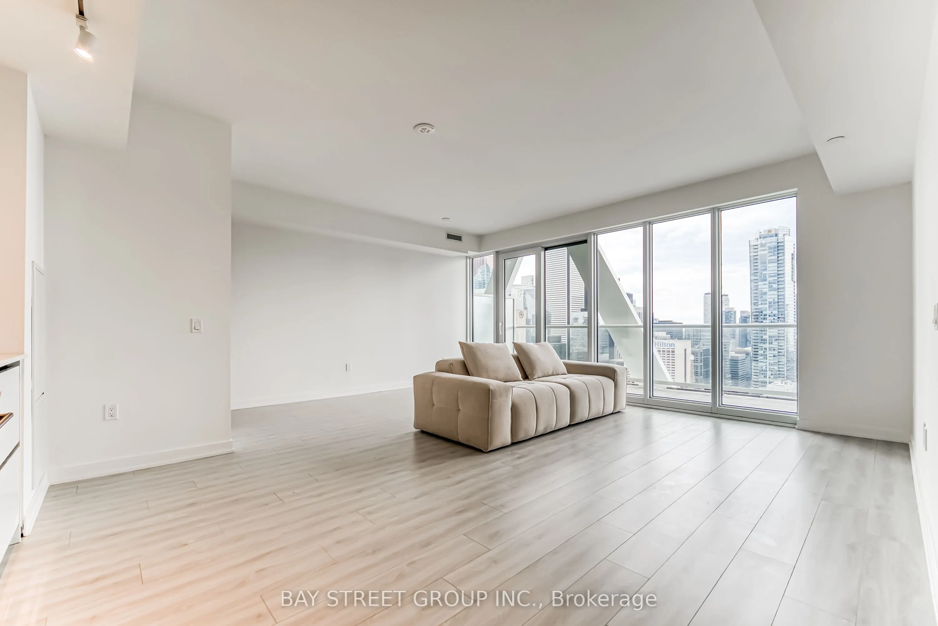 230 Simcoe Street, #3514