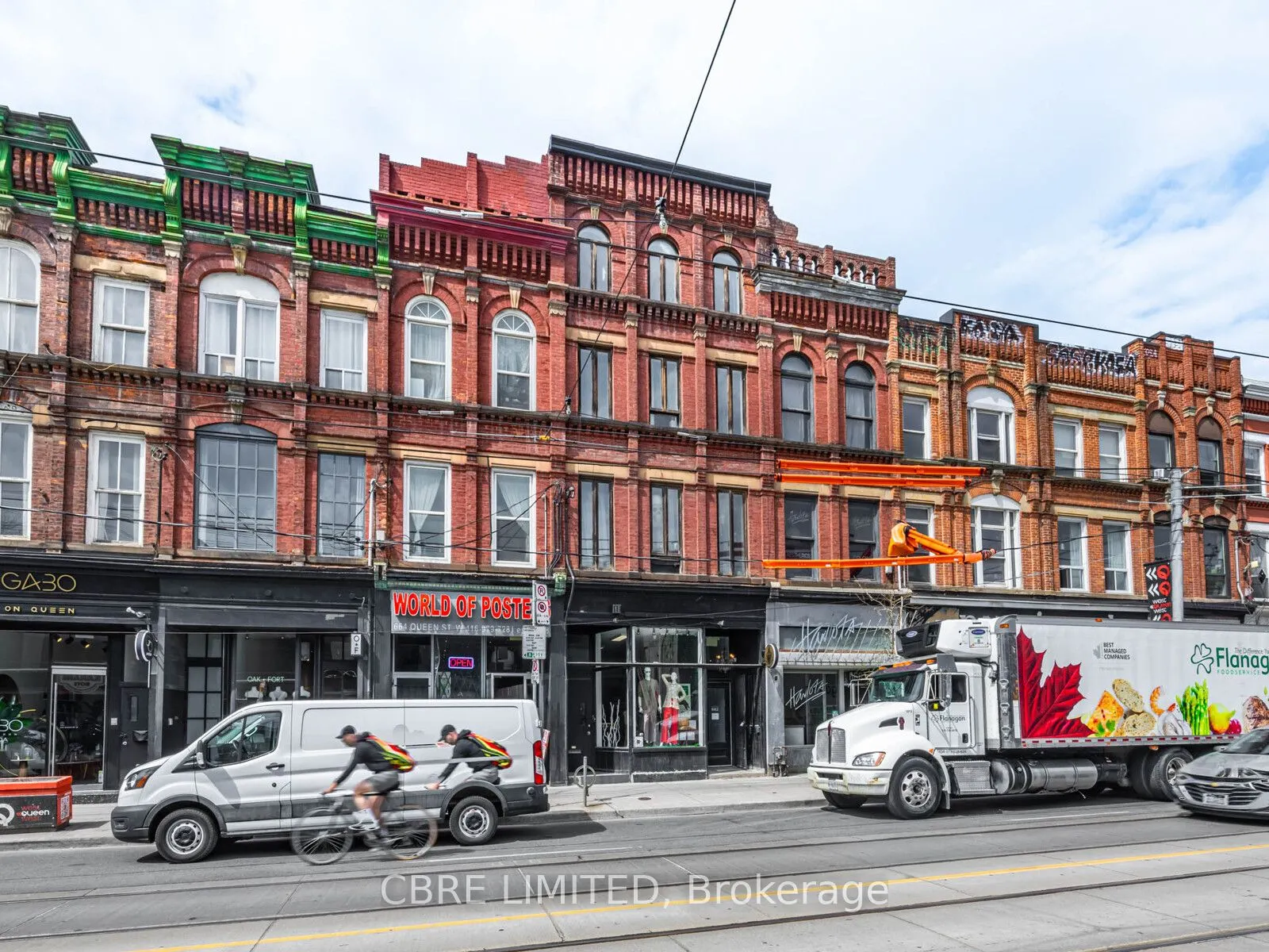 662 Queen Street W
