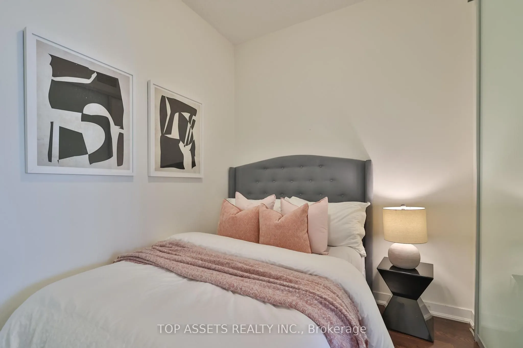 770 Bay Street, #1613