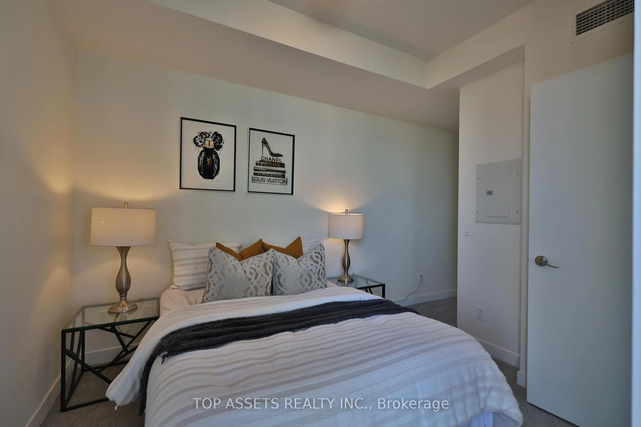 770 Bay Street, #1613