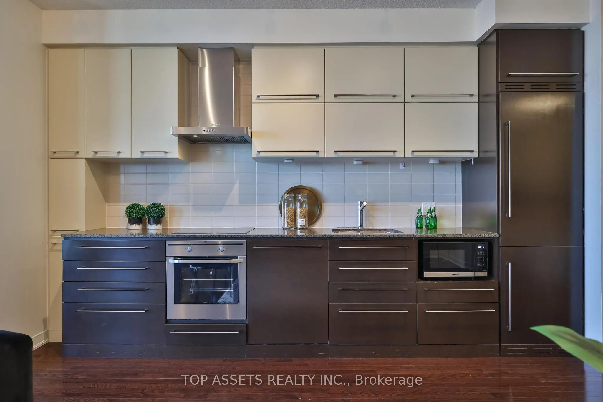 770 Bay Street, #1613