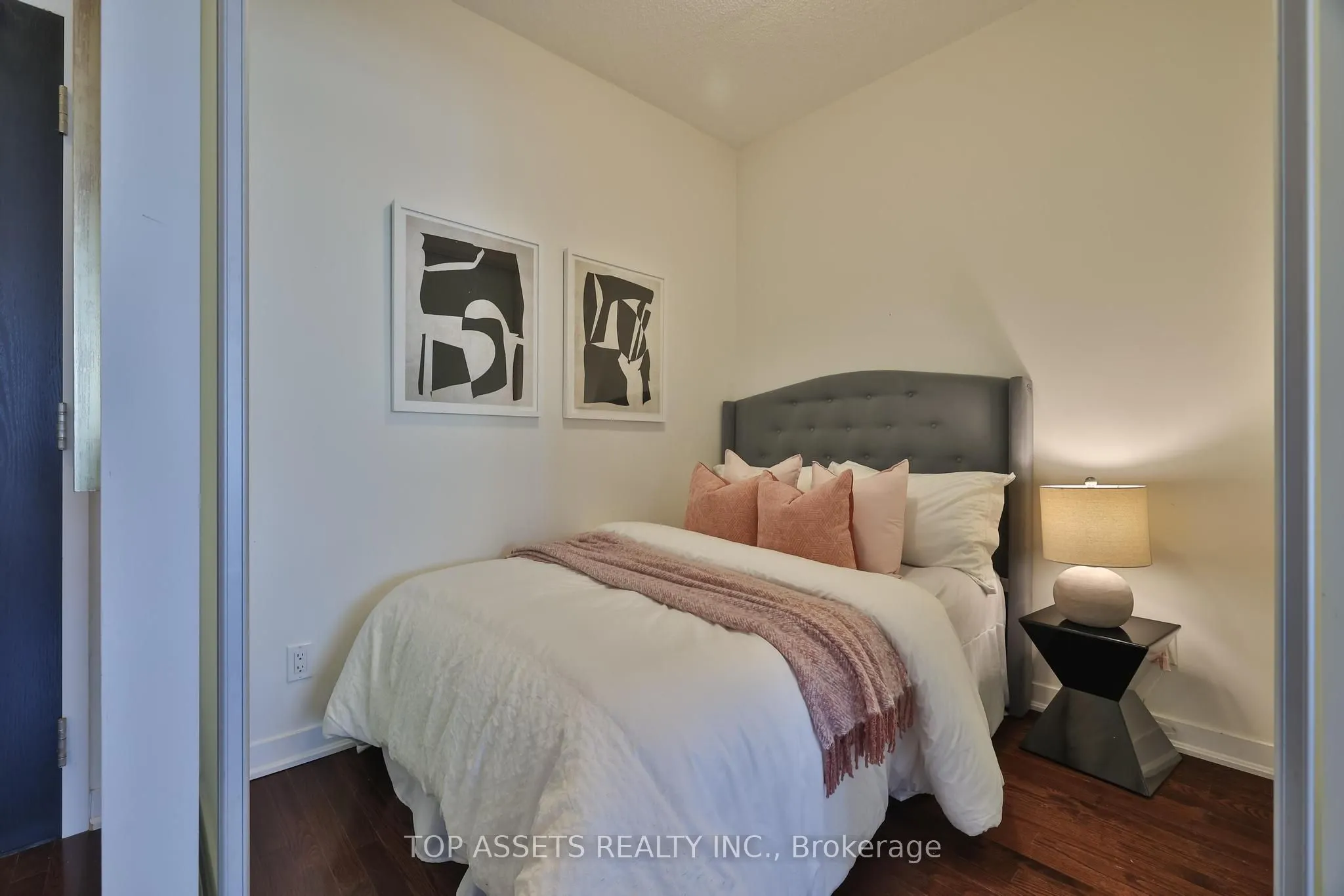 770 Bay Street, #1613