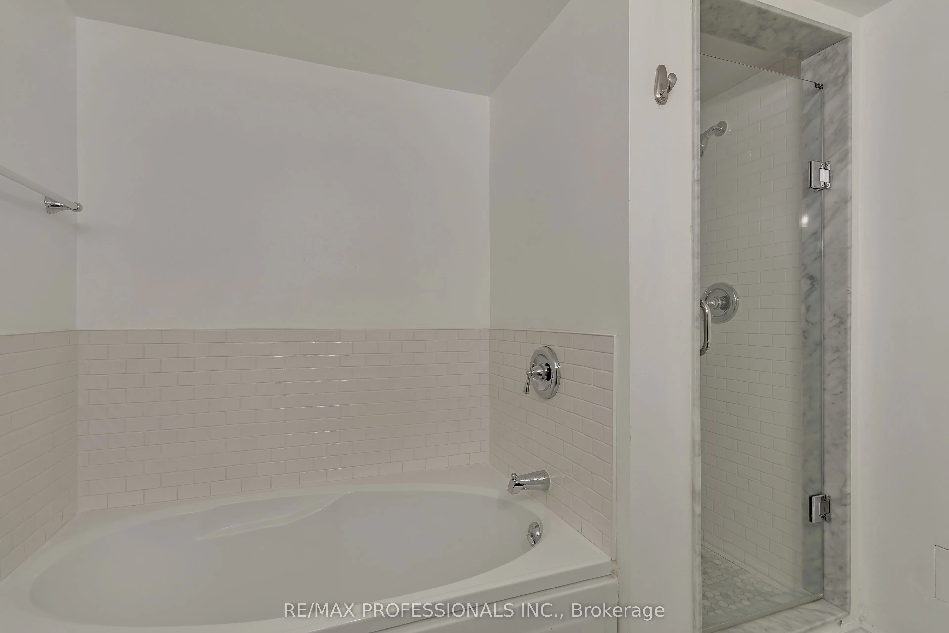 717 Bay Street #702