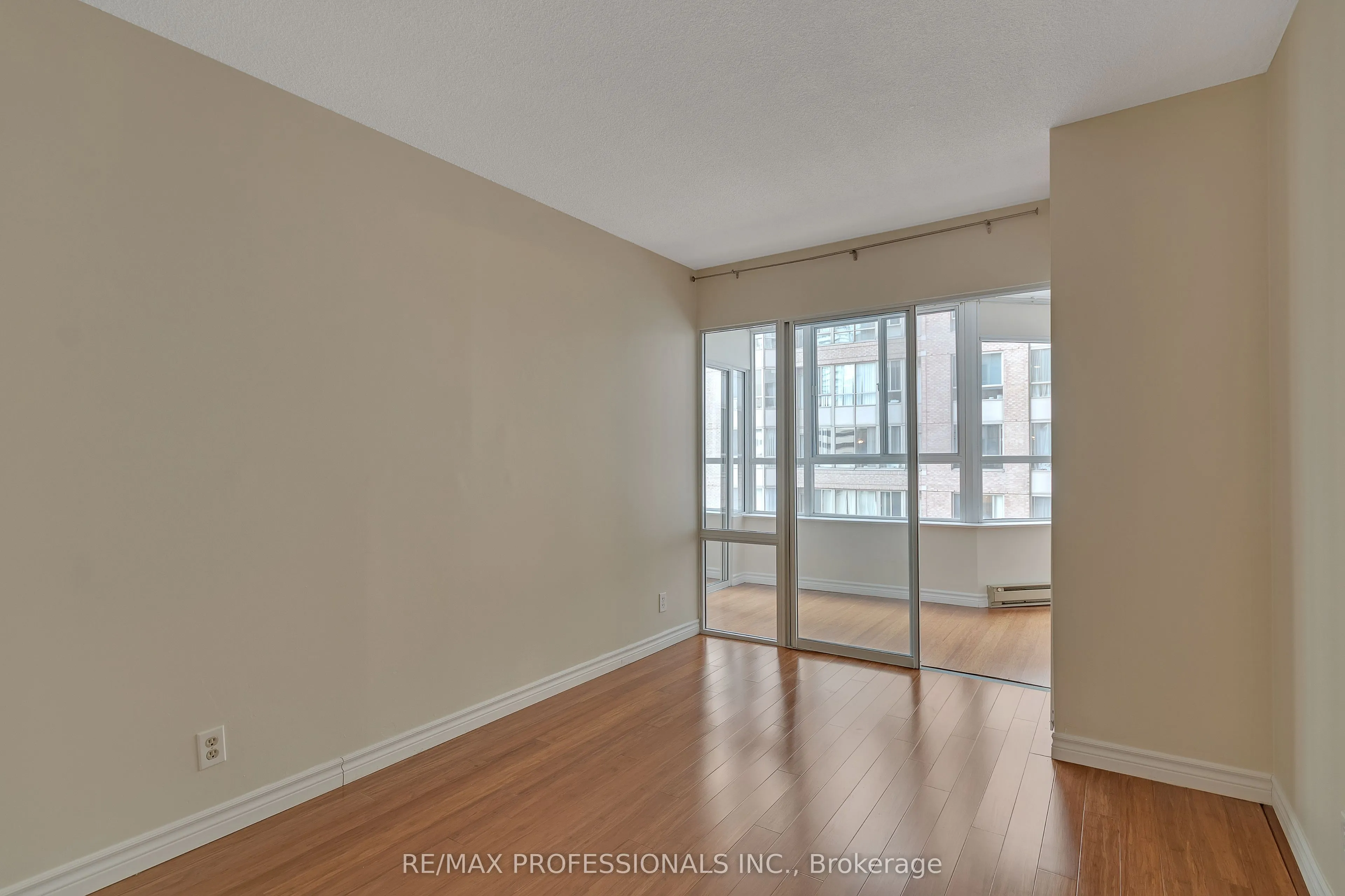 717 Bay Street #702