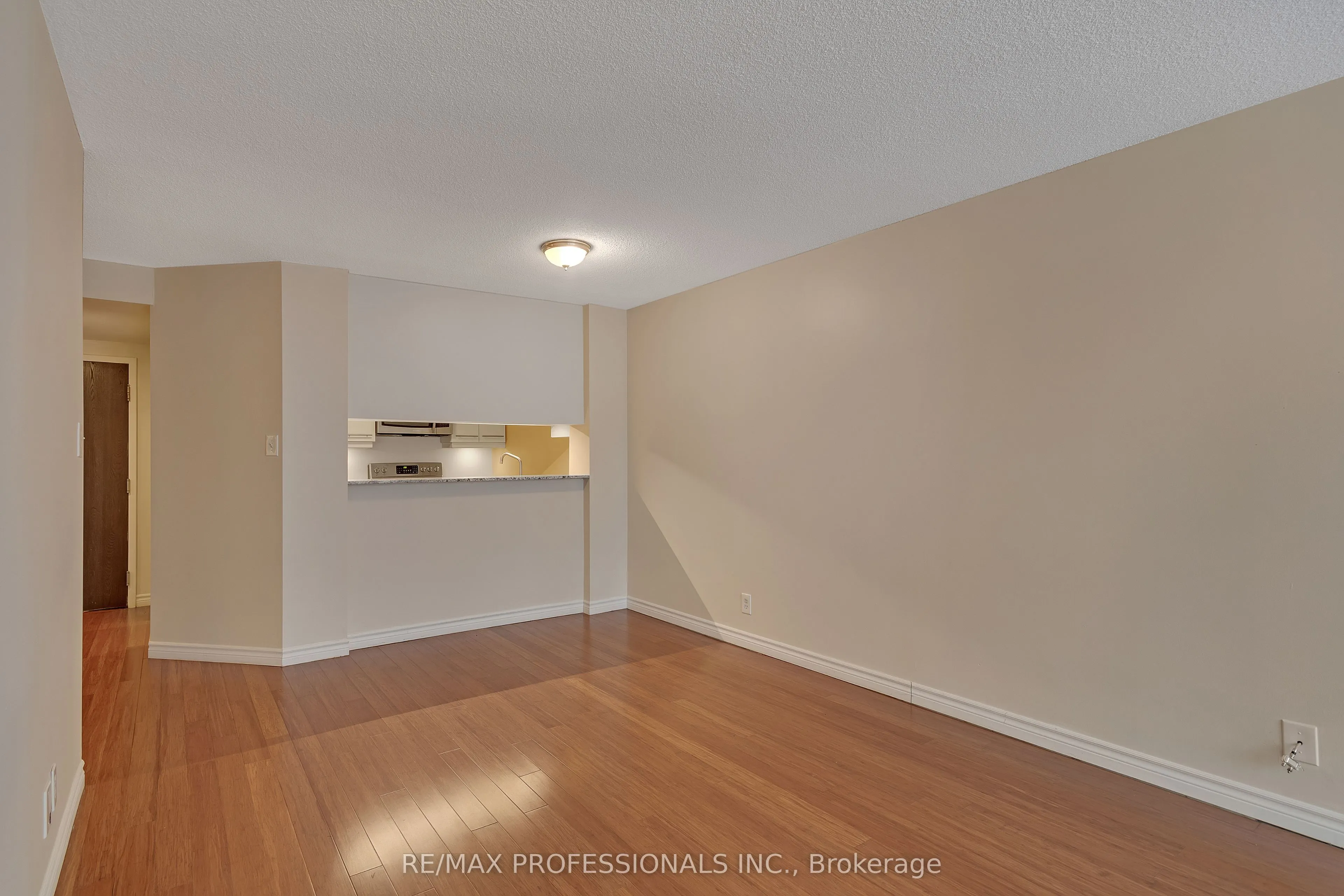 717 Bay Street #702