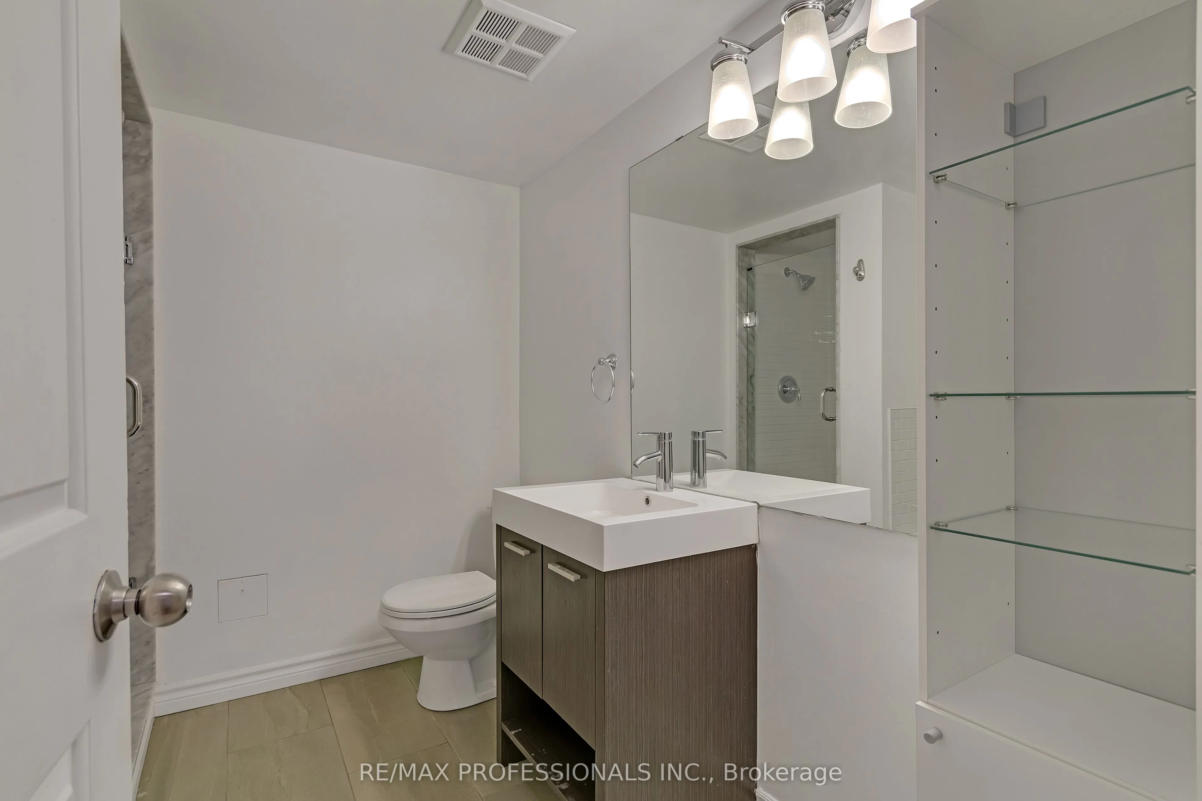 717 Bay Street #702