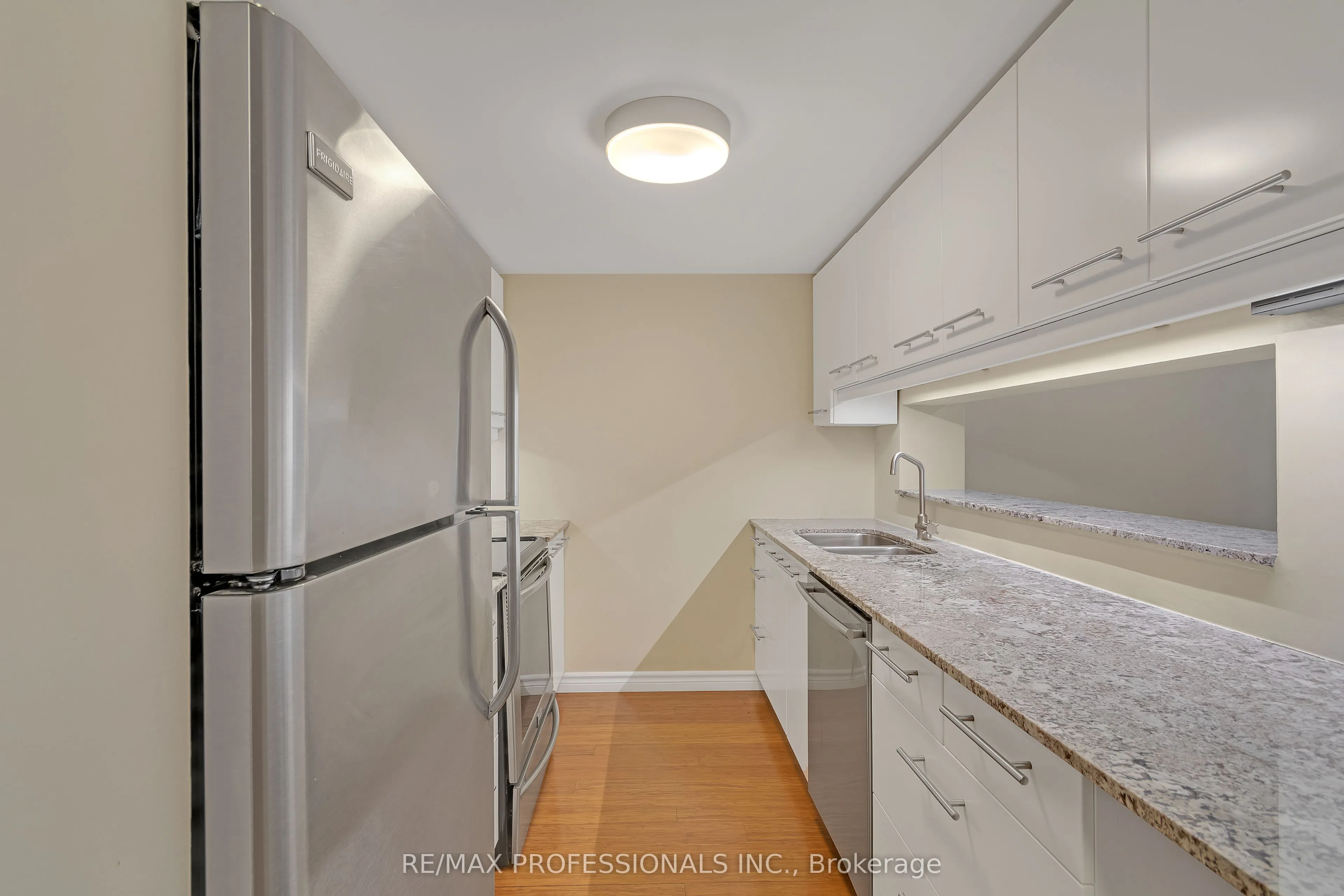 717 Bay Street #702