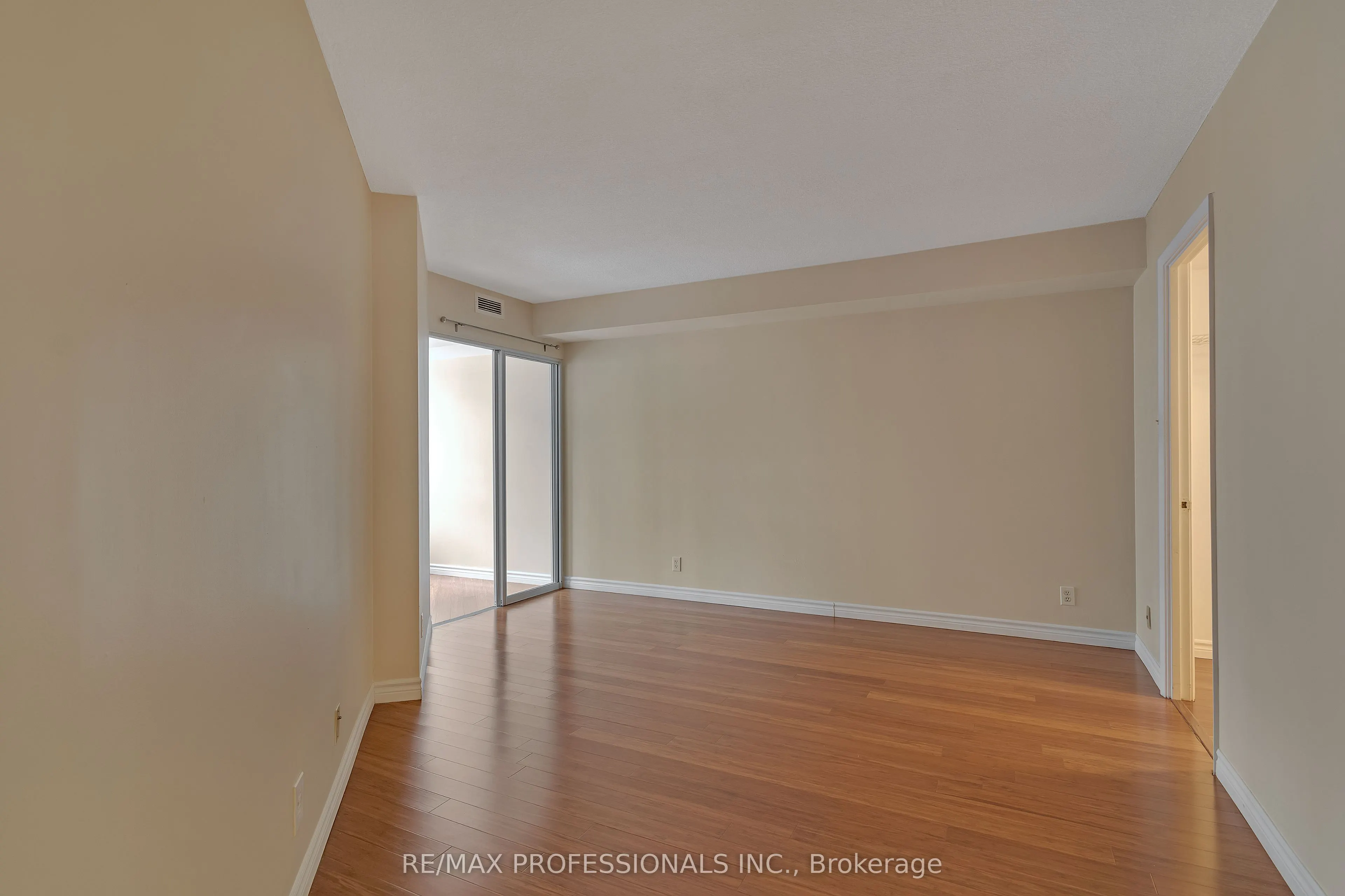 717 Bay Street #702