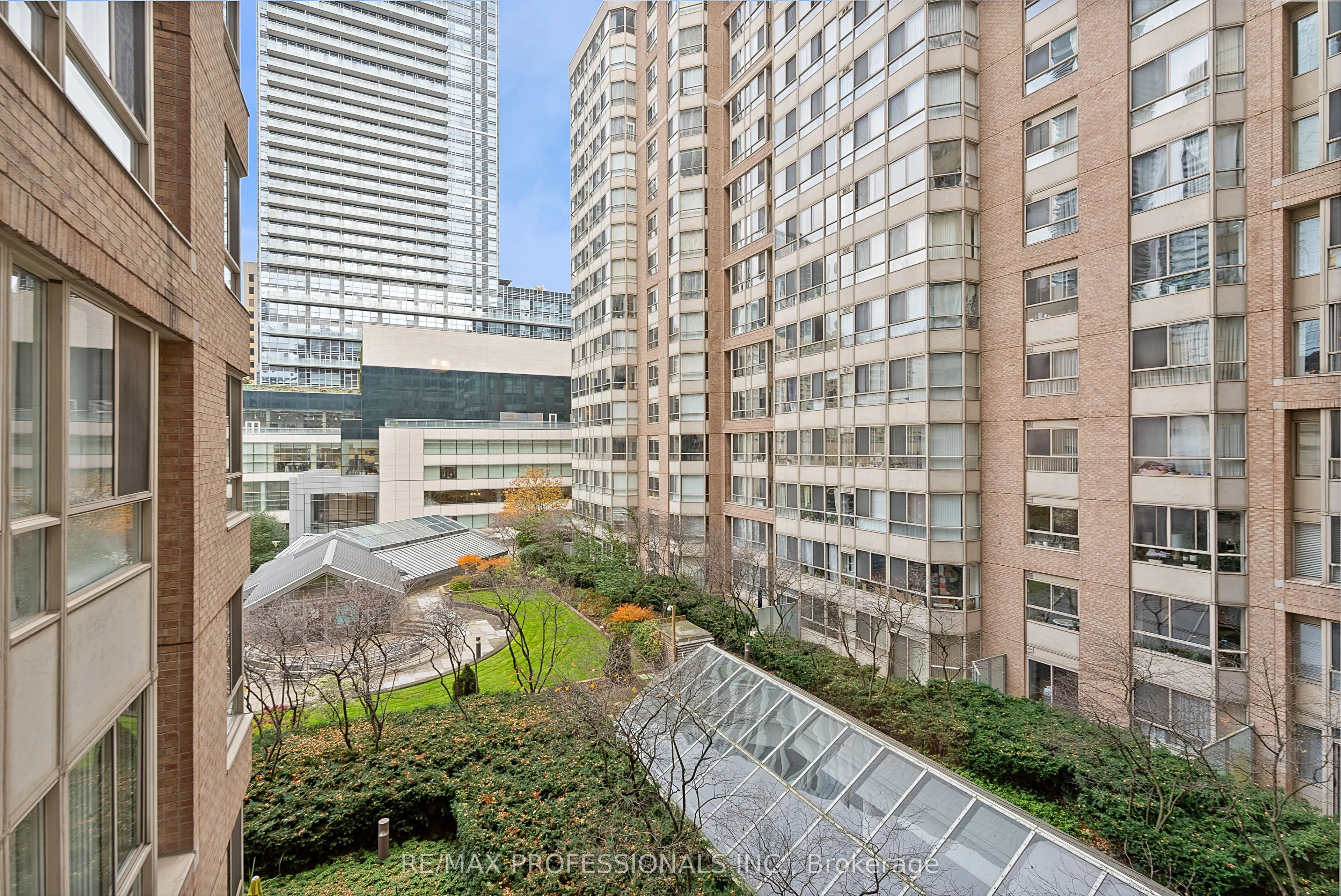 717 Bay Street #702