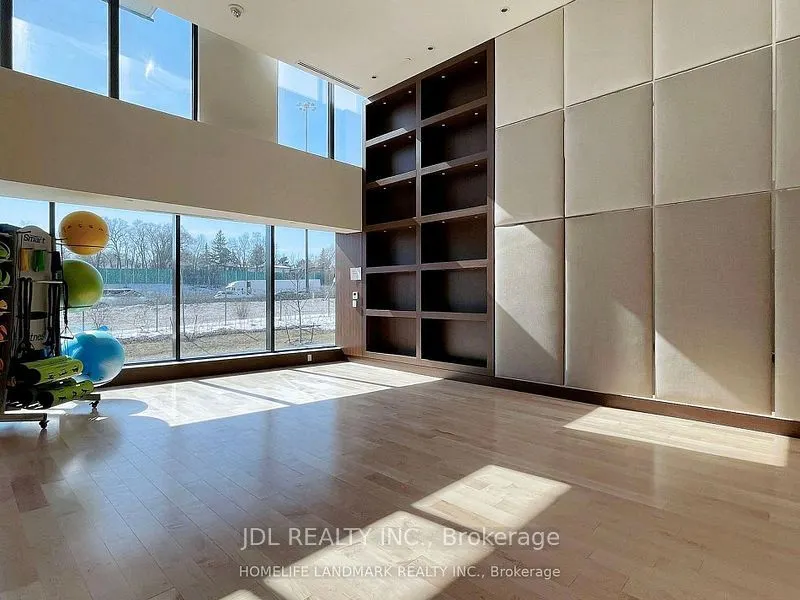 95 McMahon Drive, #1910