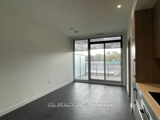 95 McMahon Drive, #1910