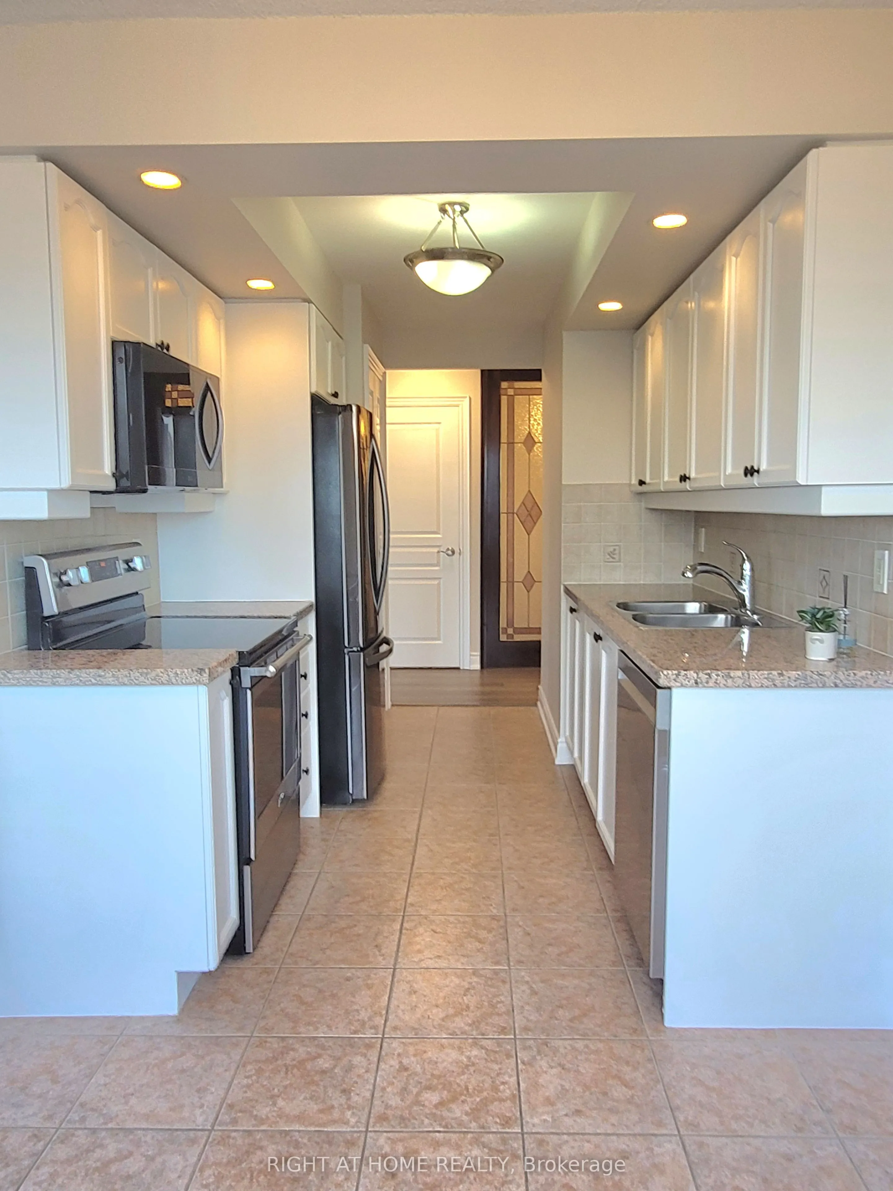 10 NORTHTOWN Way, #2112