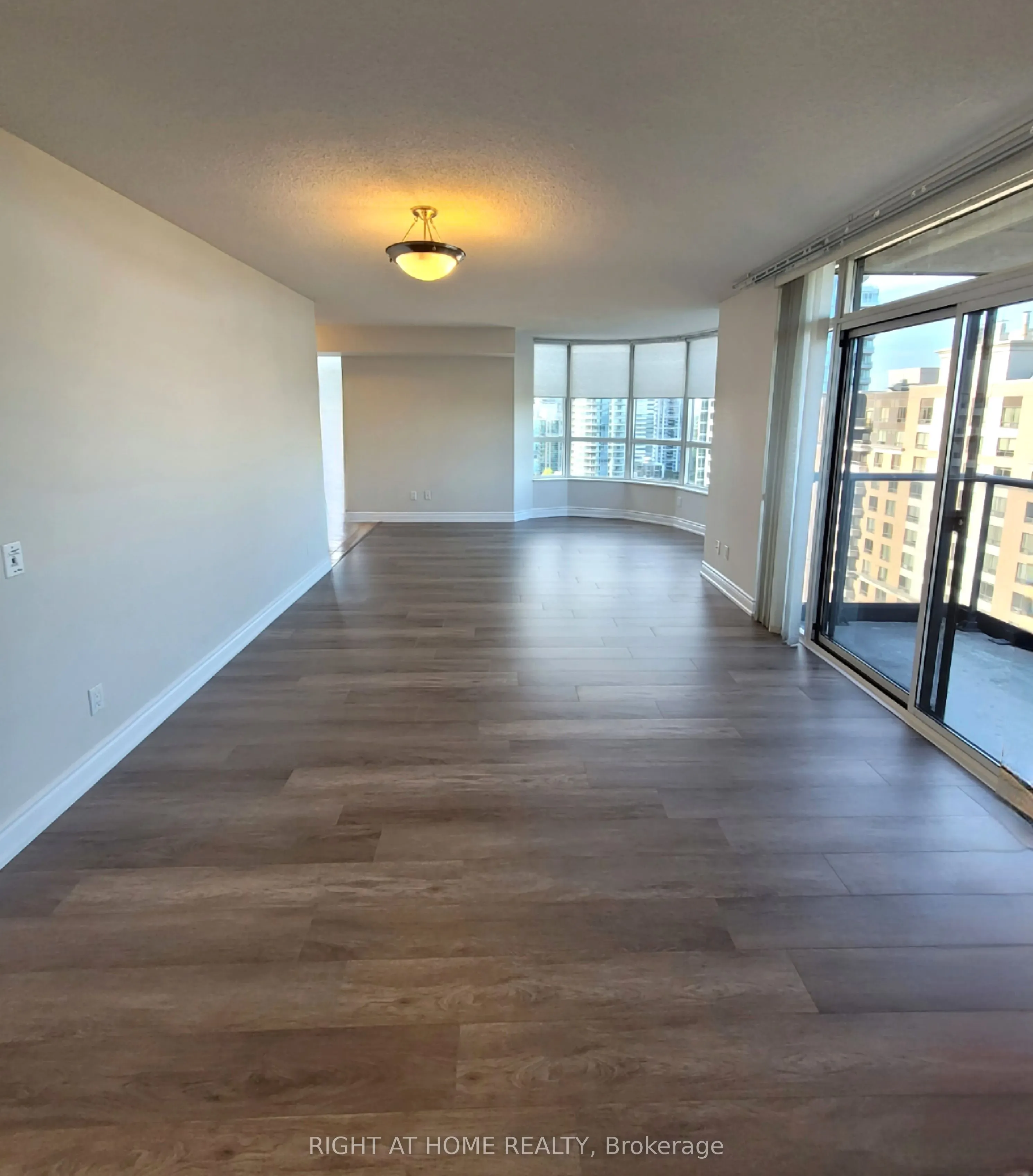10 NORTHTOWN Way, #2112