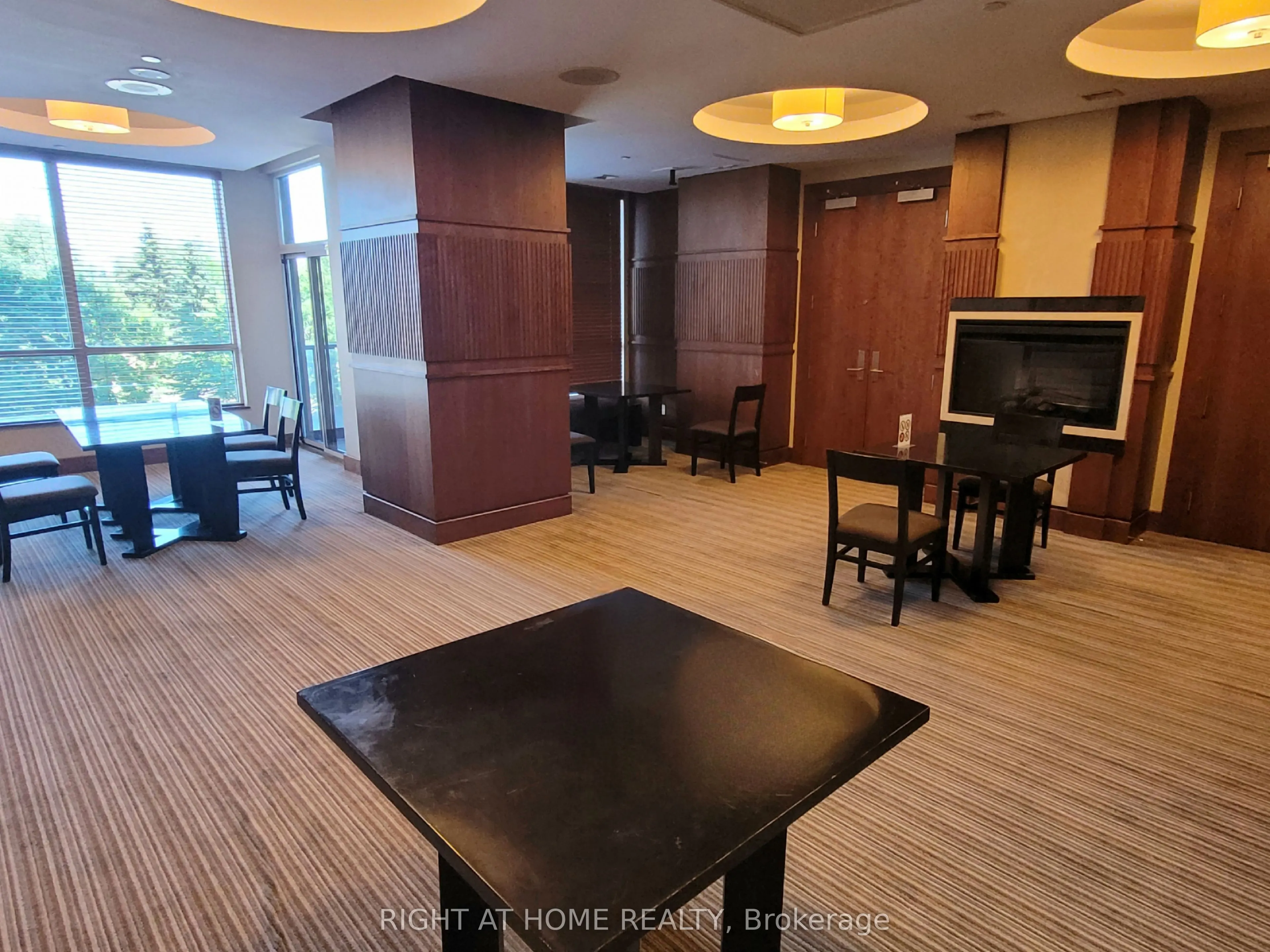 10 NORTHTOWN Way, #2112