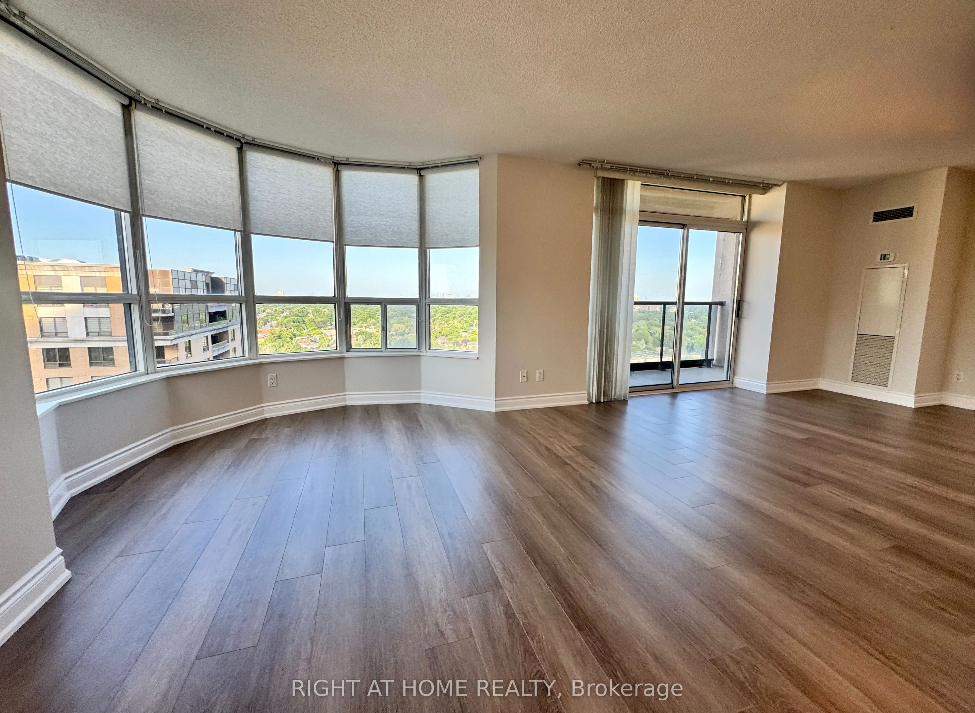 10 NORTHTOWN Way, #2112