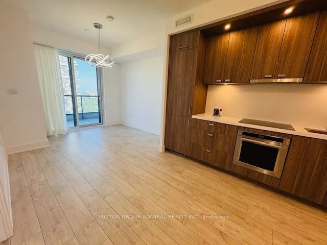 10 Inn on the park Drive, #2705