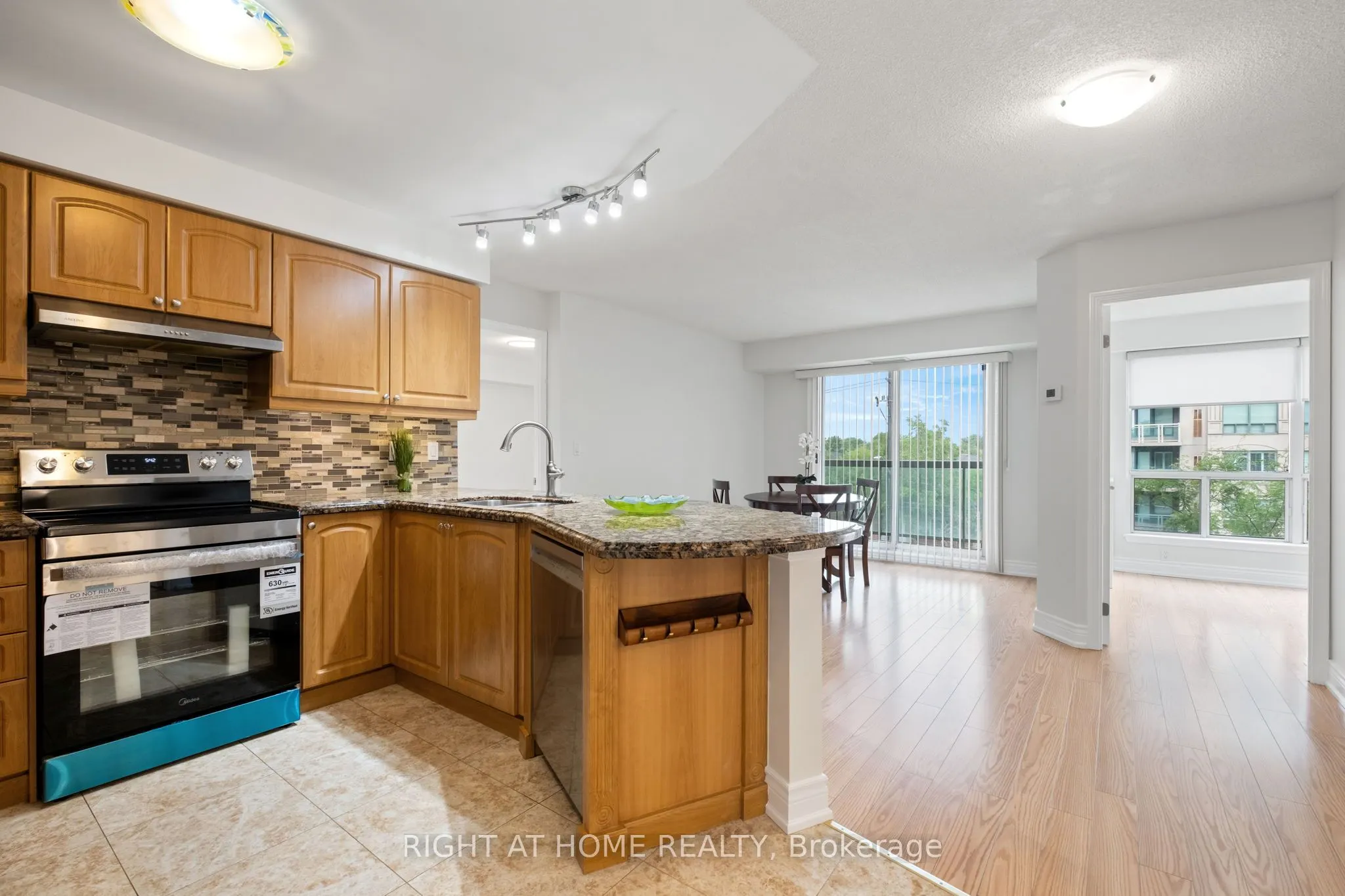 935 Sheppard Avenue W, #310