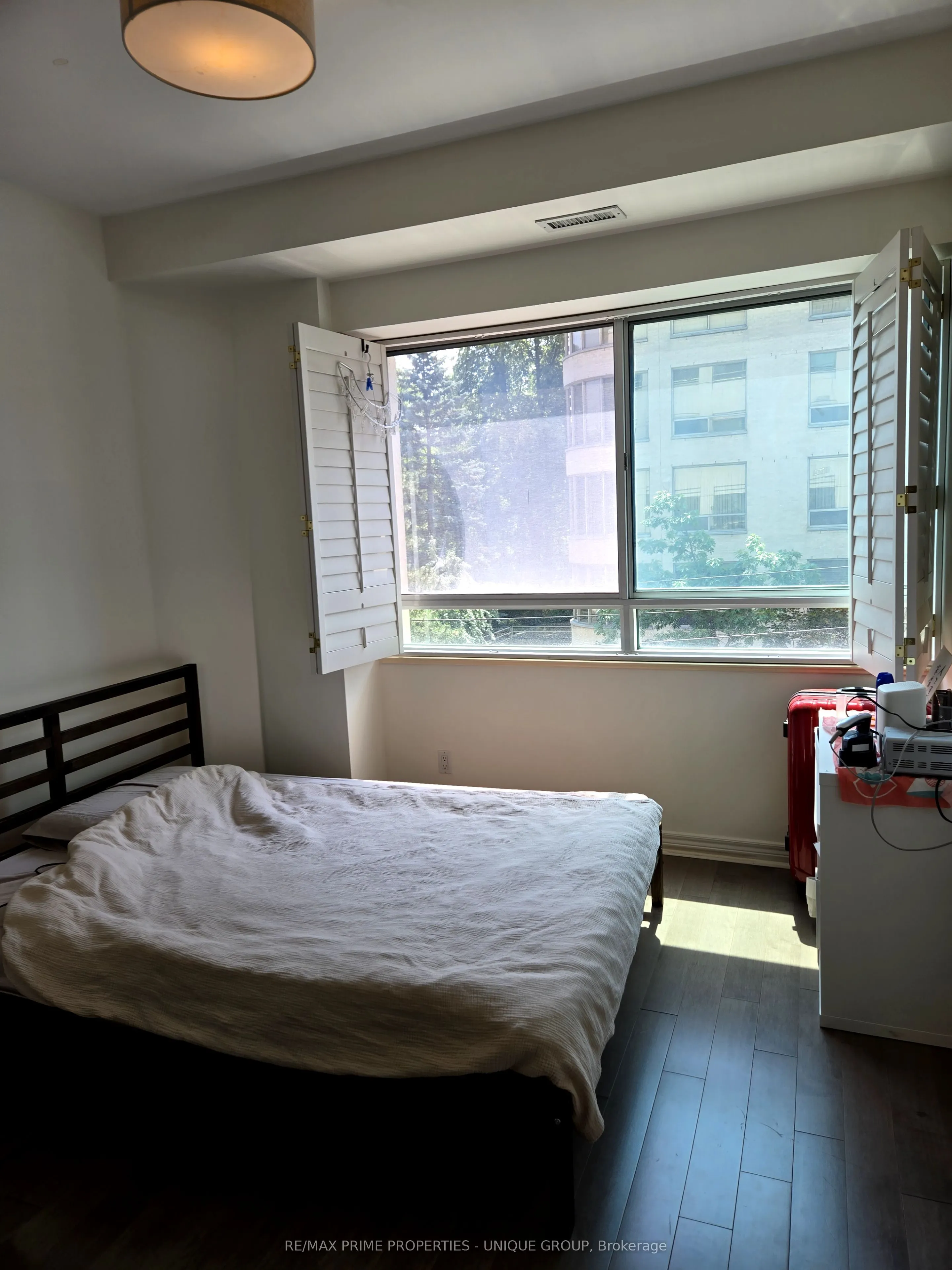 1231 Yonge Street, #208