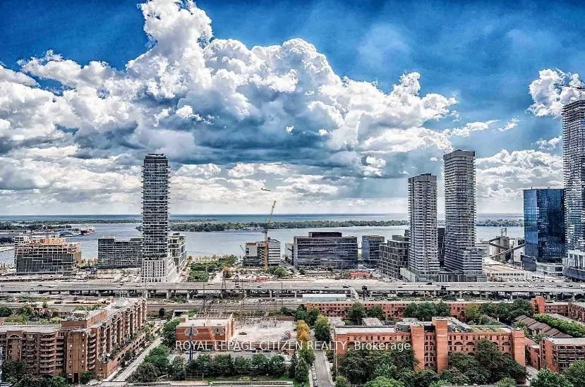 158 Front St Street E, #2501
