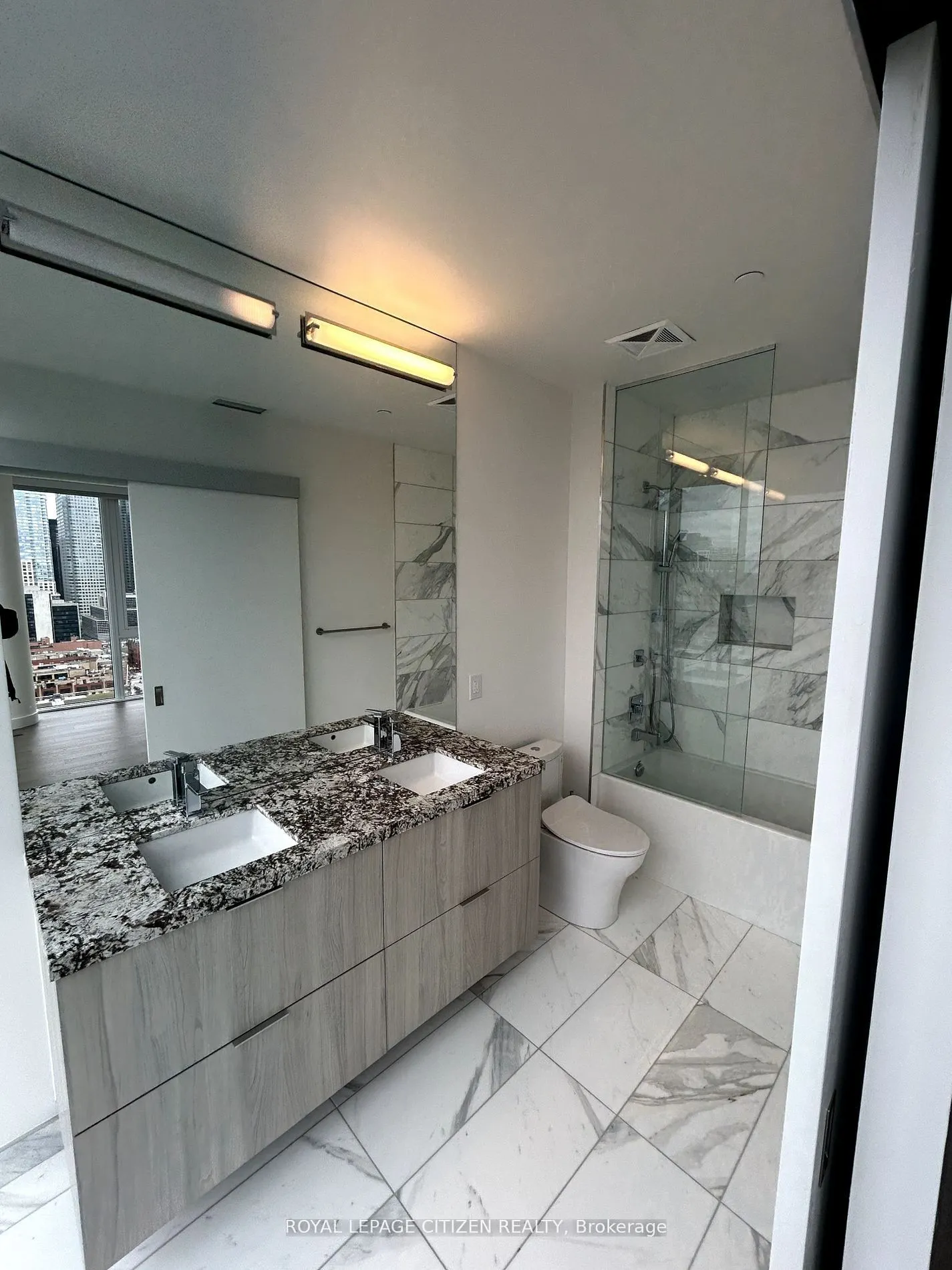 158 Front St Street E, #2501