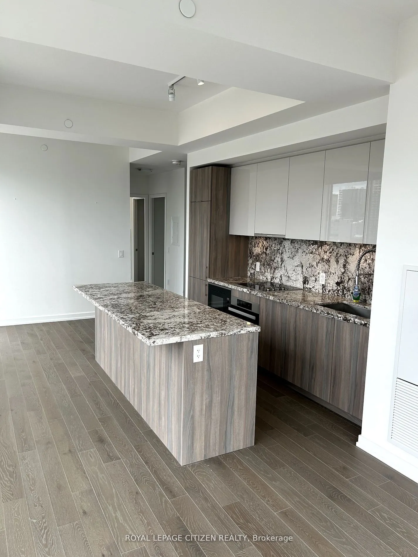 158 Front St Street E, #2501