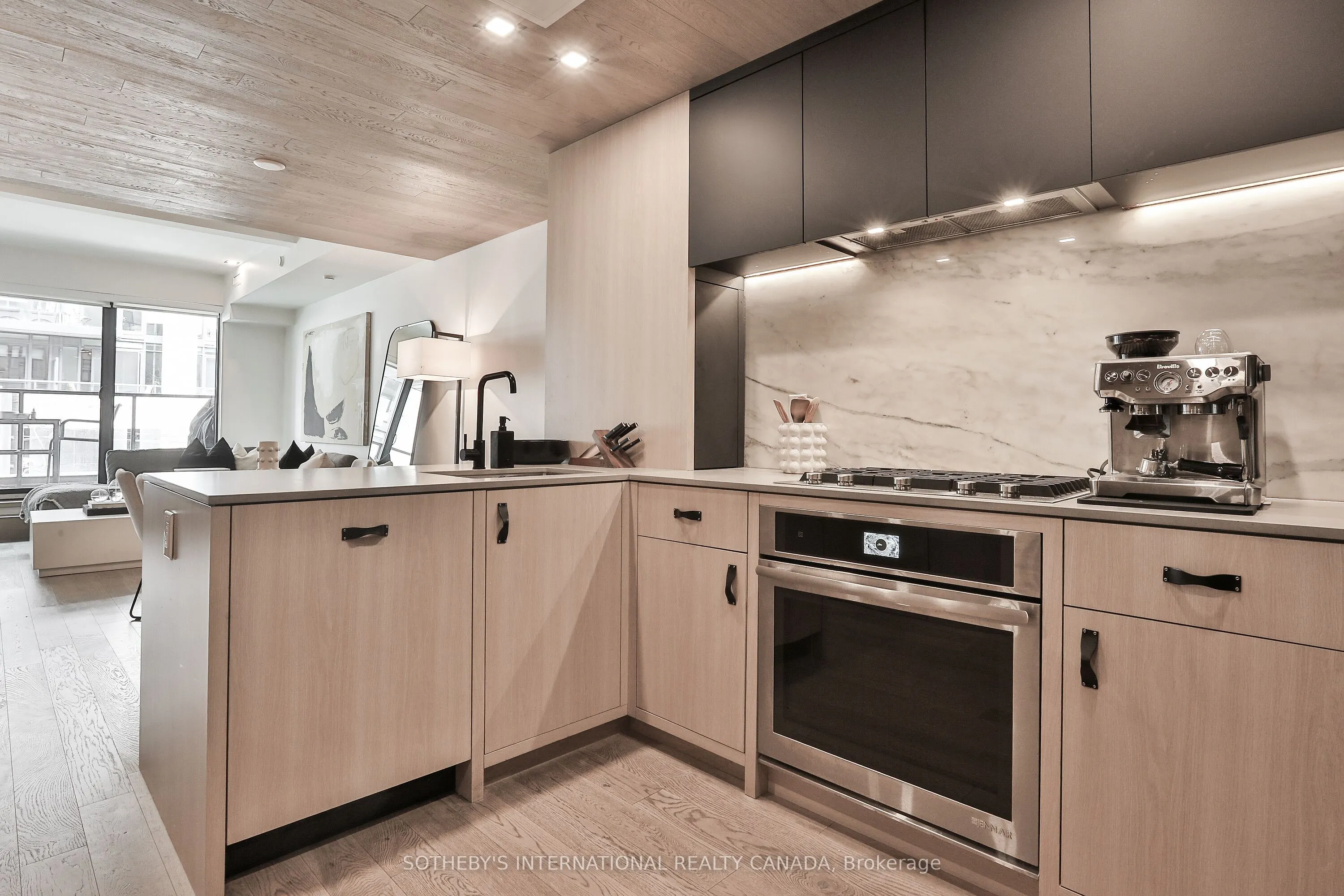 45 Dovercourt Road, #302