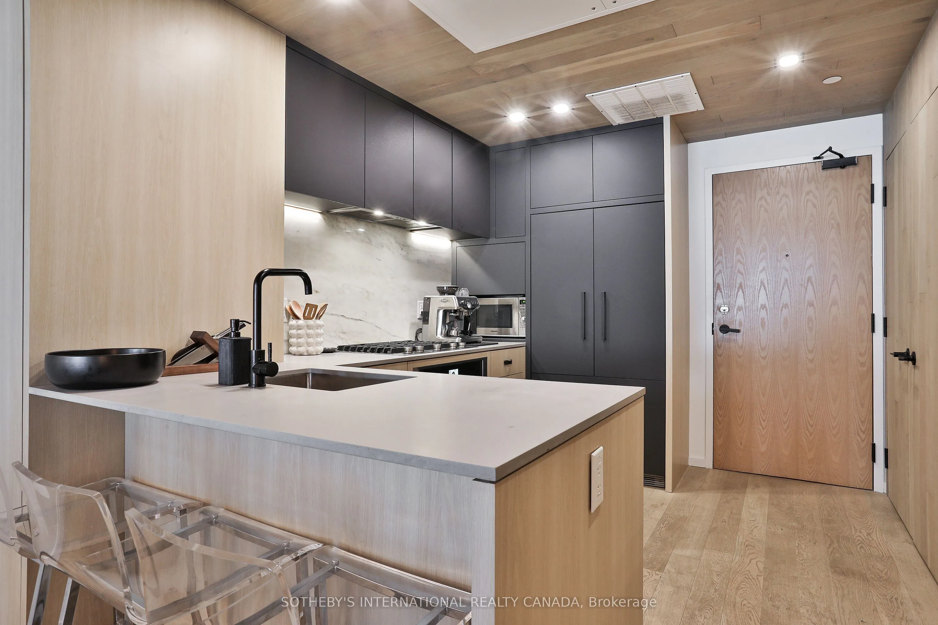 45 Dovercourt Road, #302