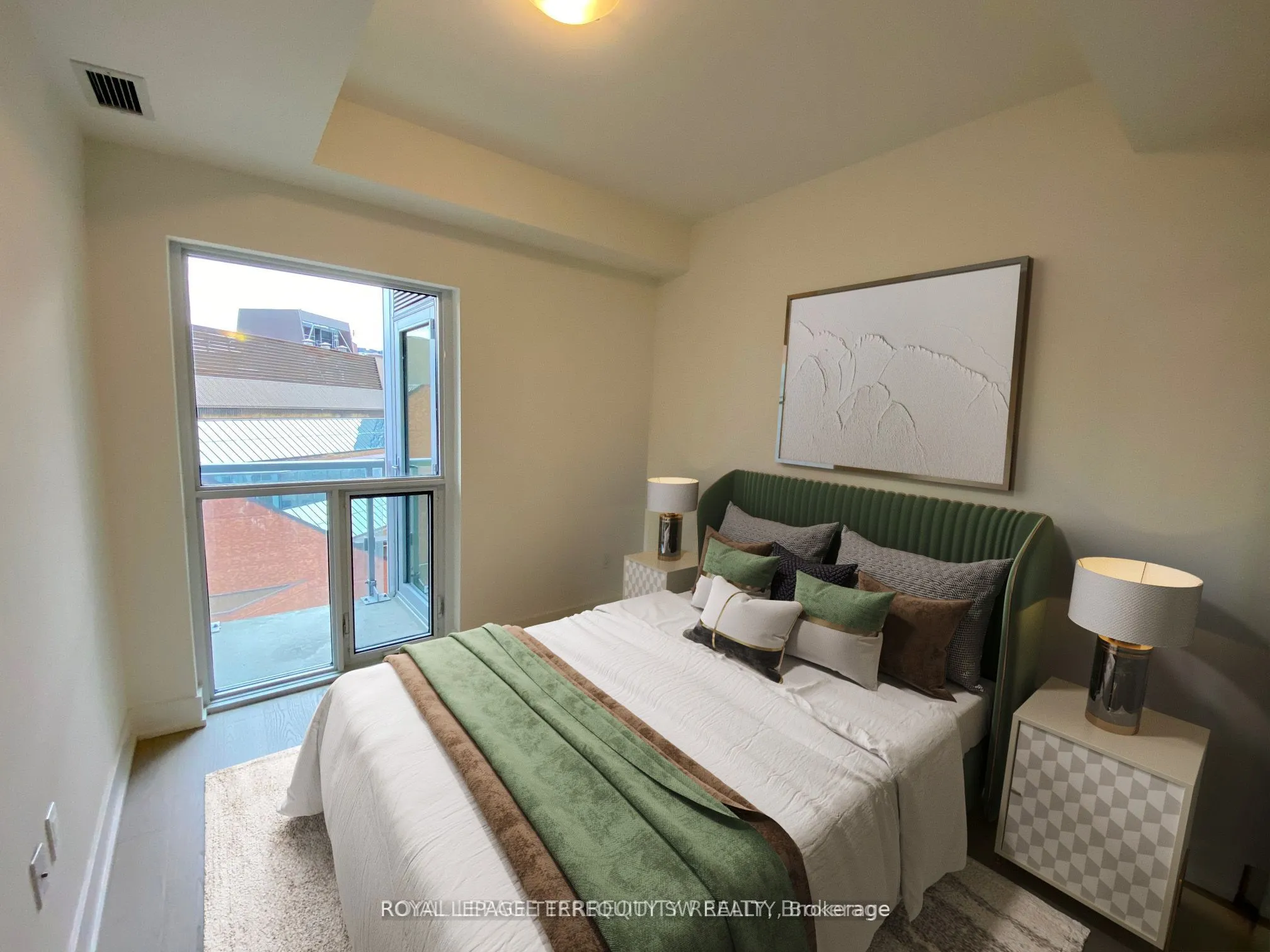 1 Yorkville Avenue, #809