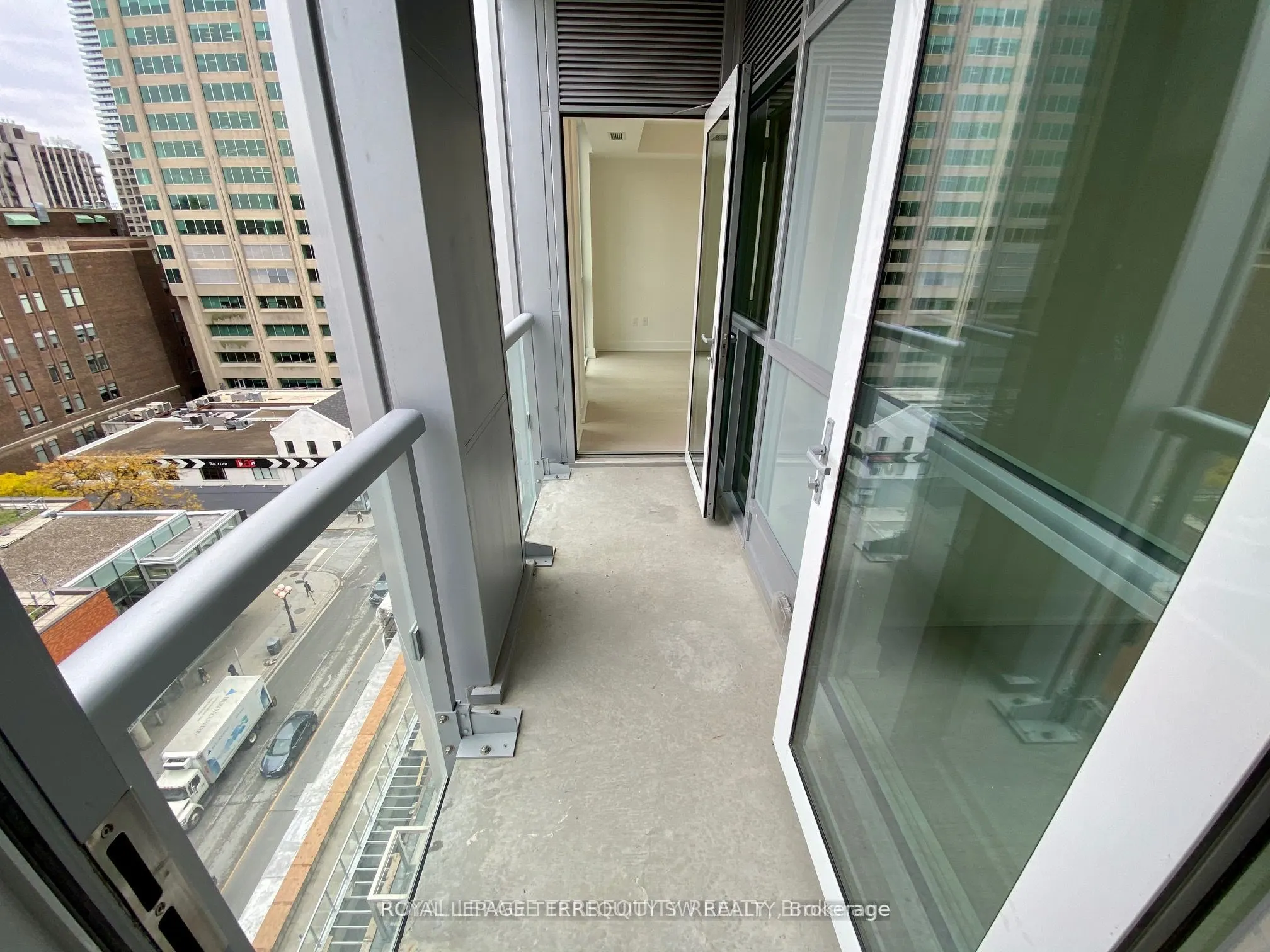 1 Yorkville Avenue, #809