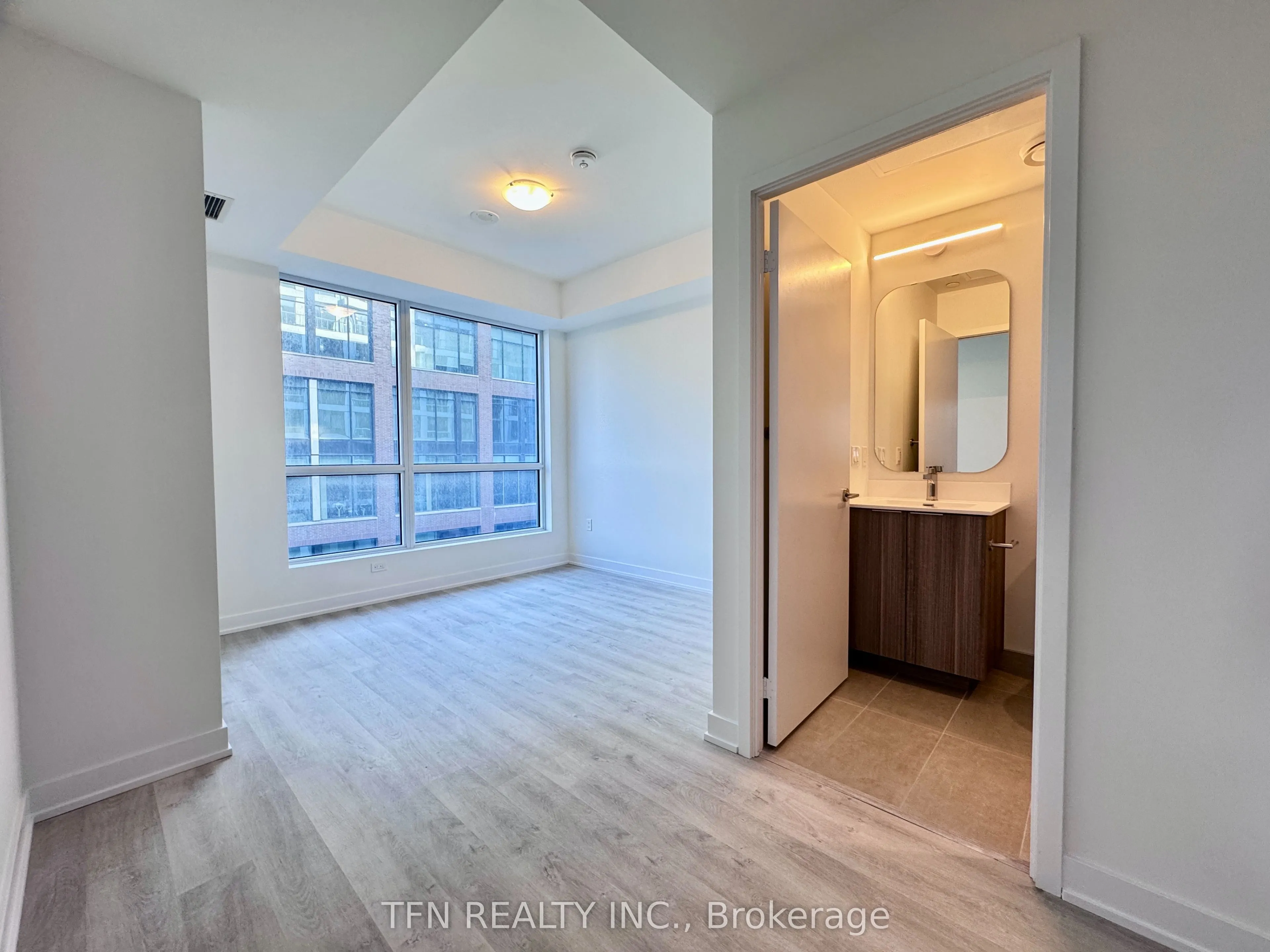 15 Richardson Street, #823