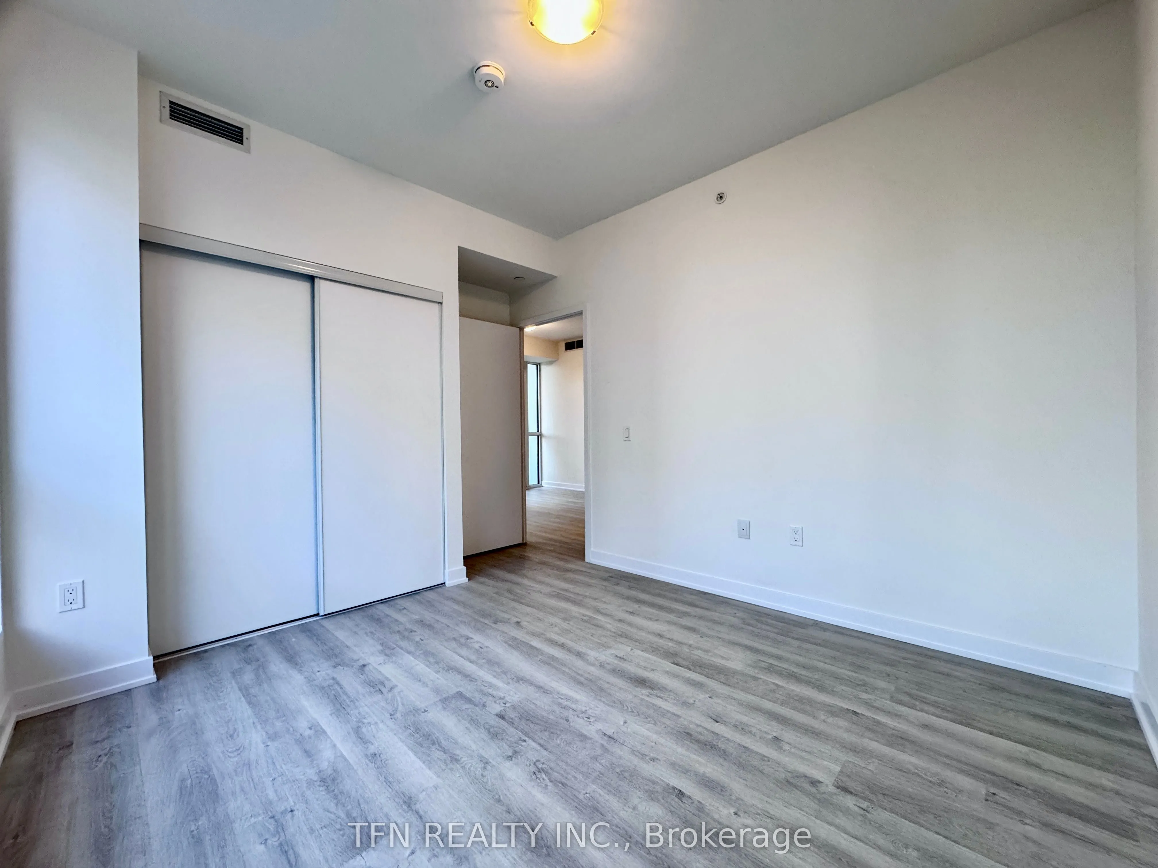 15 Richardson Street, #823