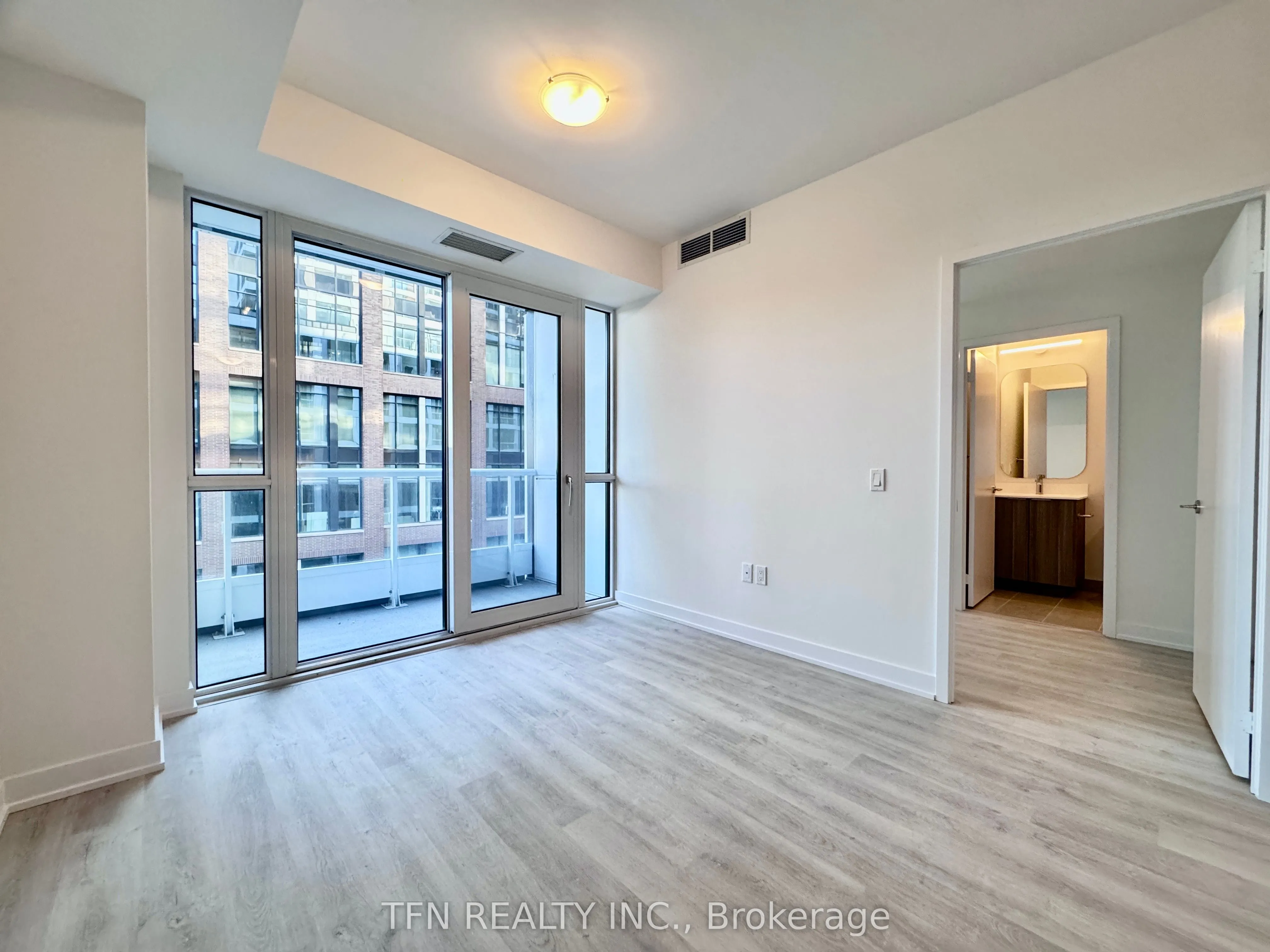 15 Richardson Street, #823