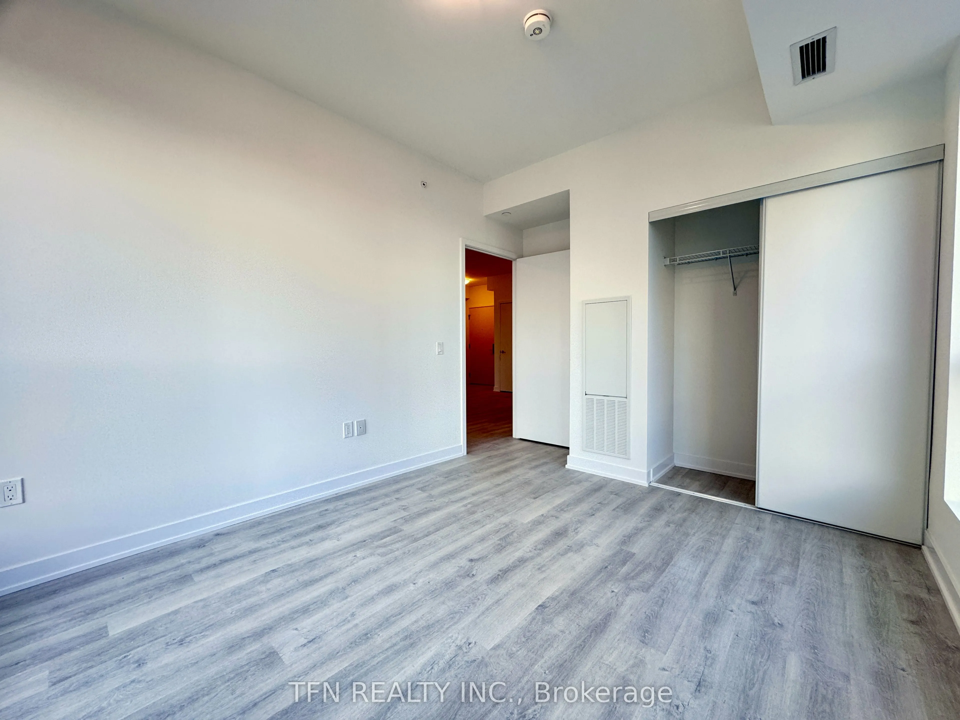 15 Richardson Street, #823