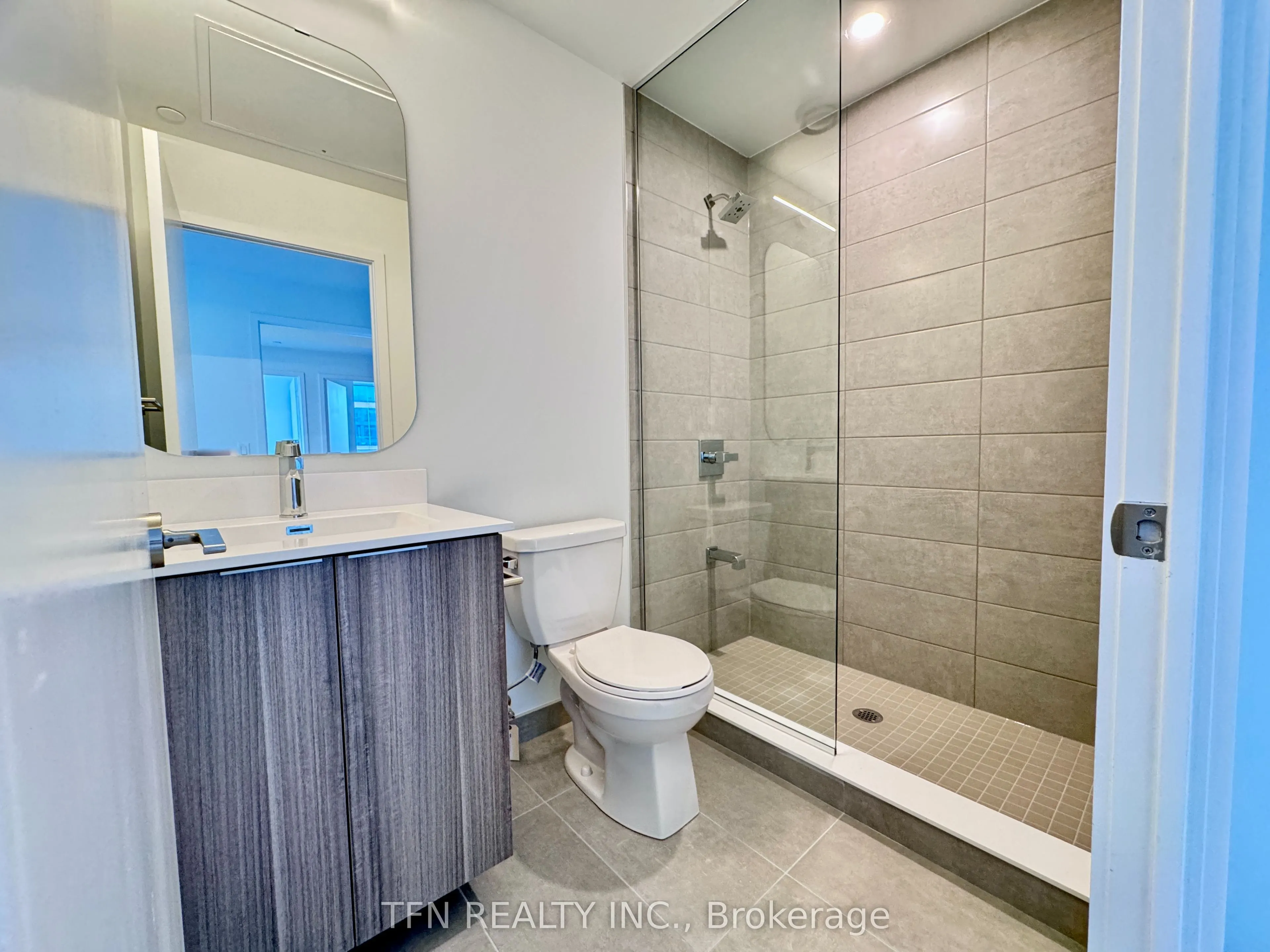 15 Richardson Street, #823
