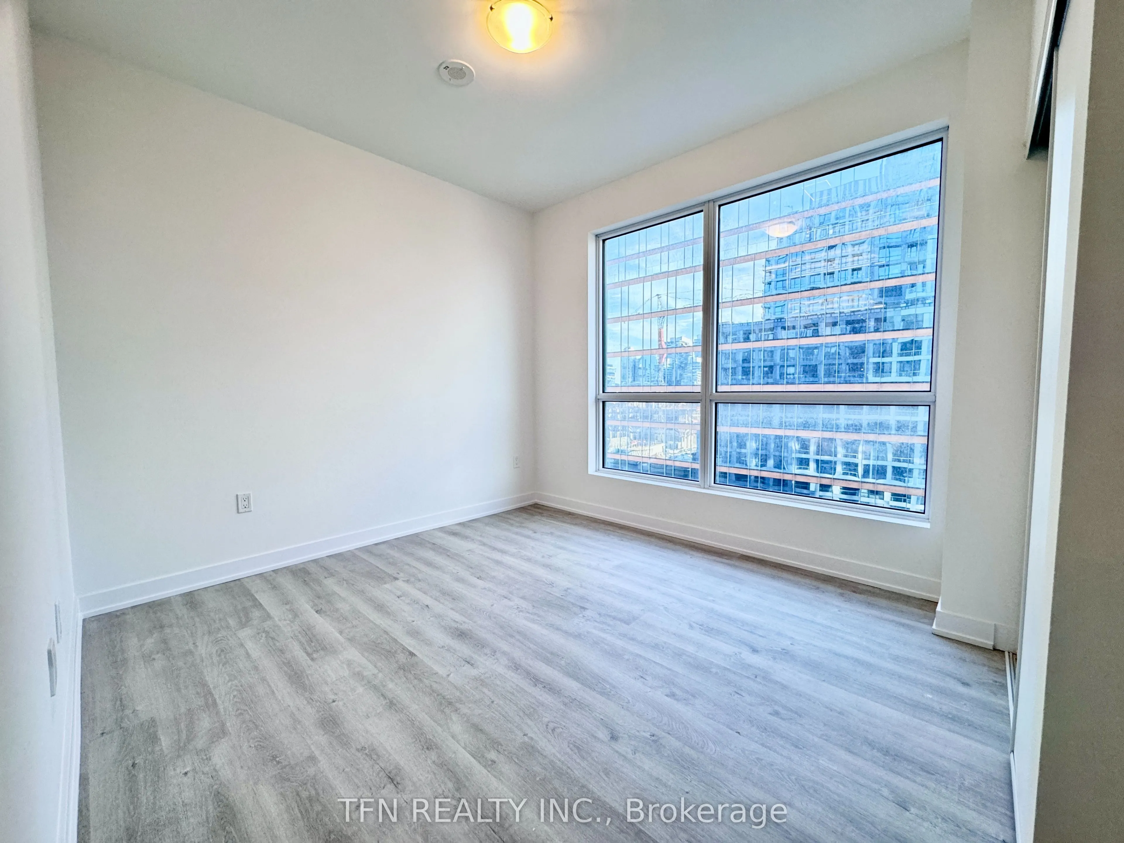 15 Richardson Street, #823
