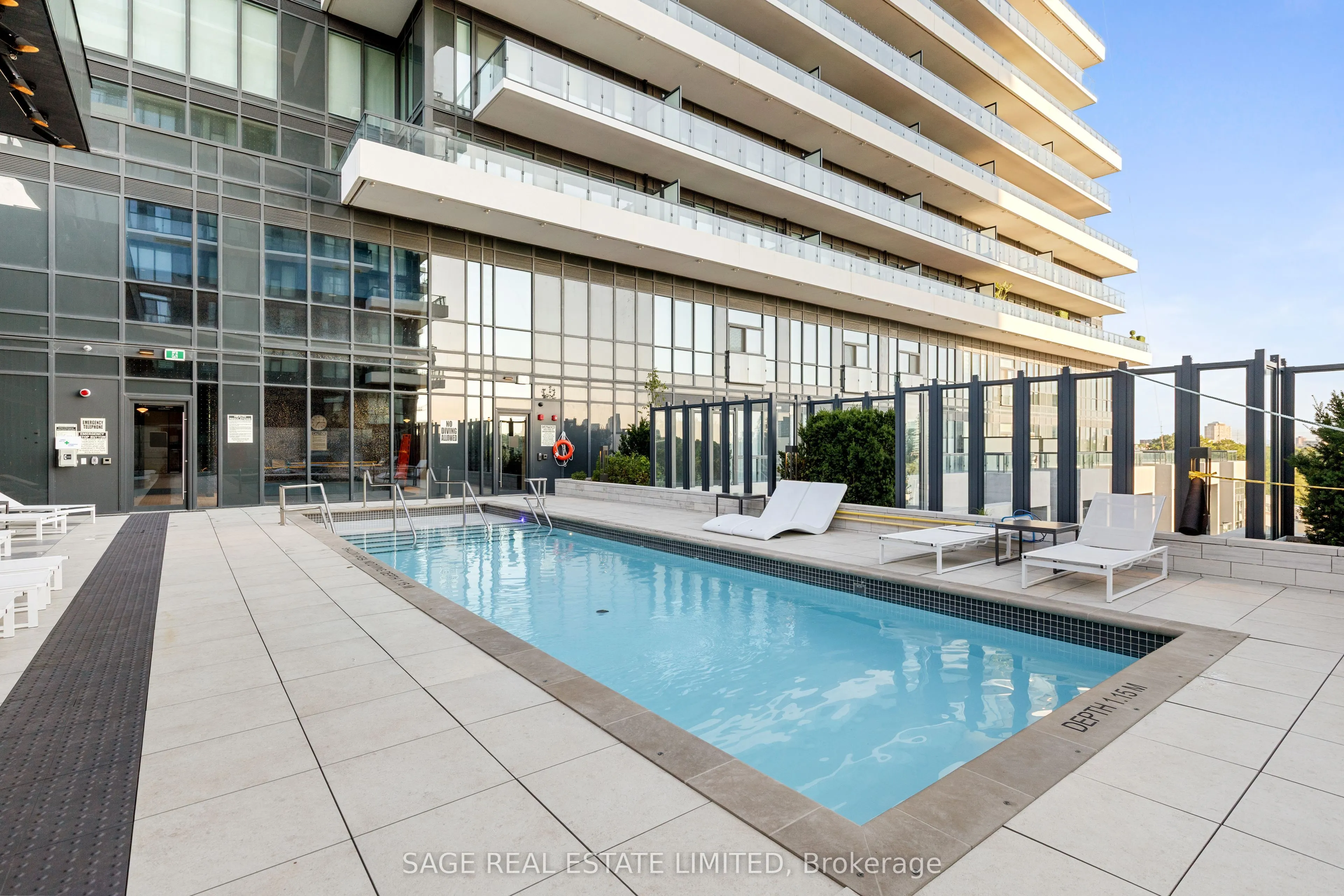 30 Inn On The Park, #808
