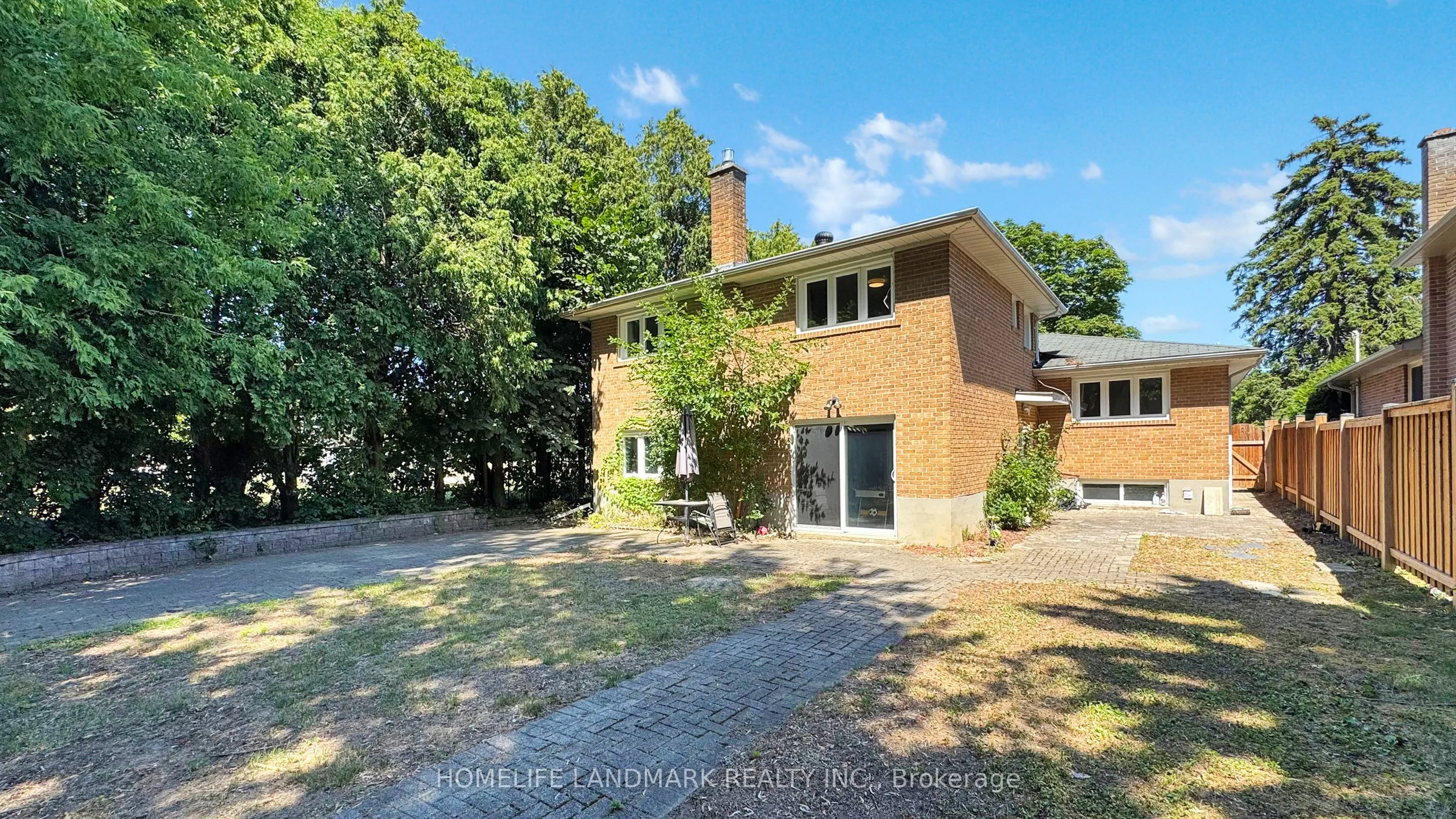 25 Greenyards Drive
