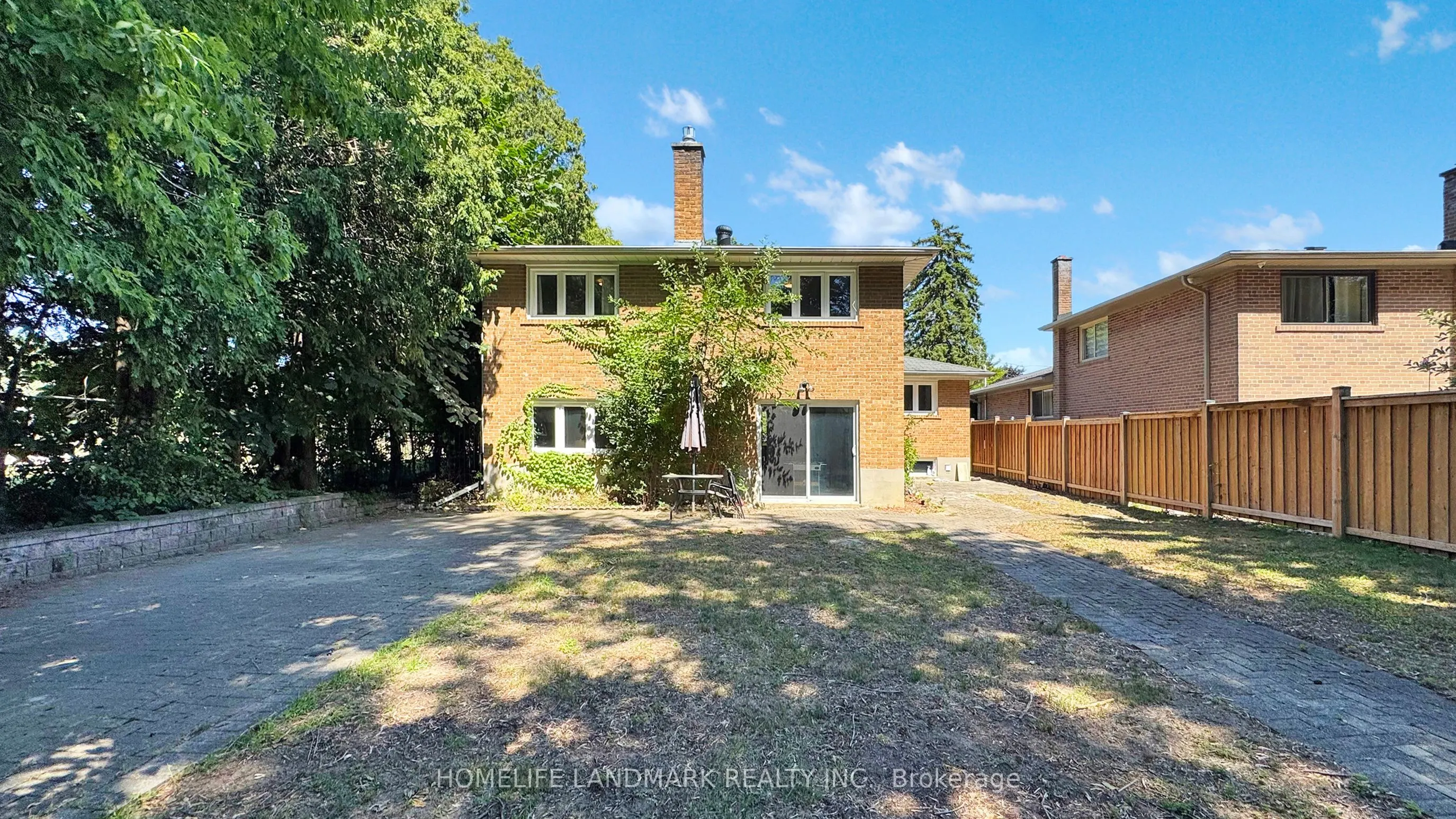 25 Greenyards Drive