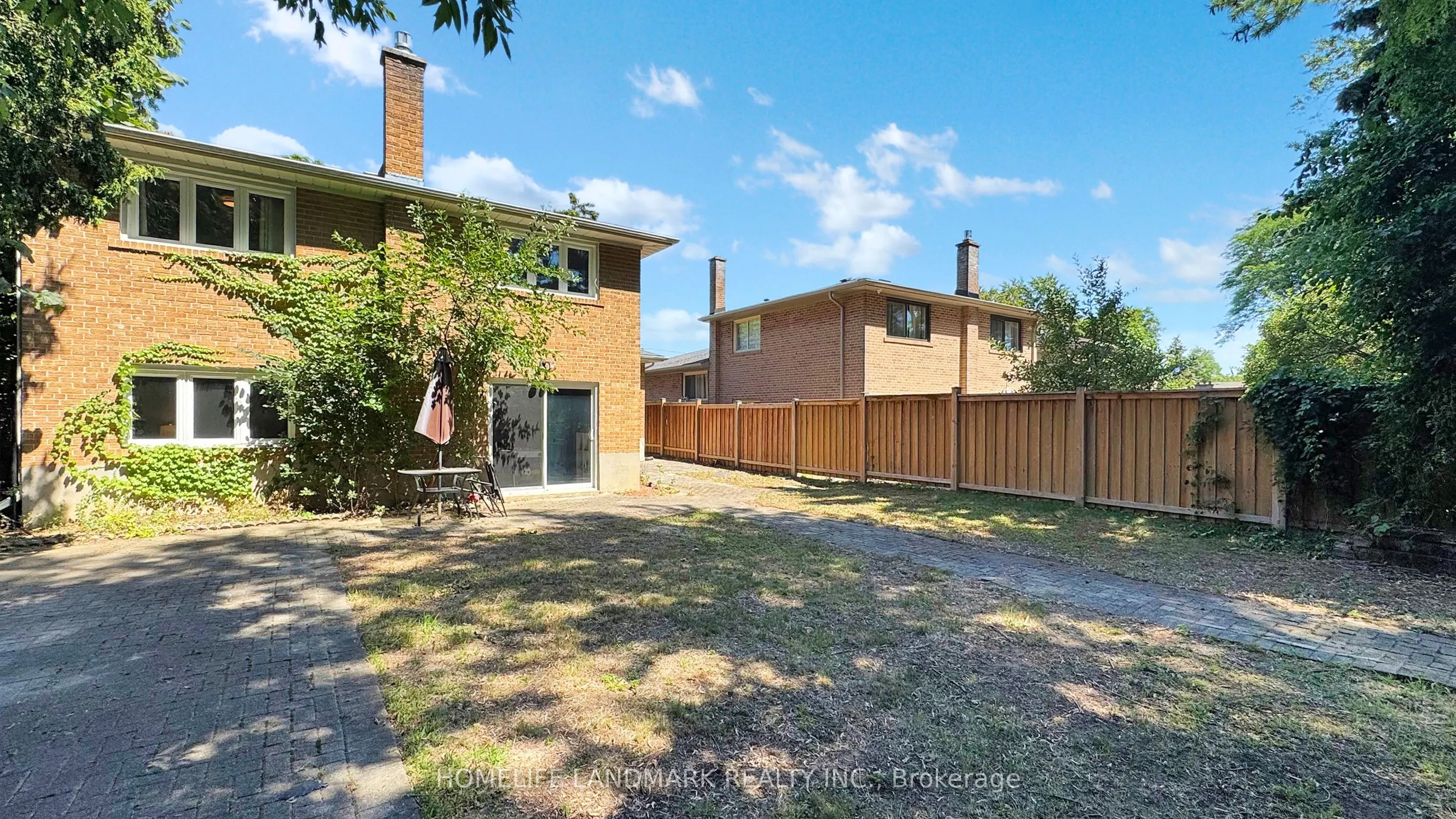 25 Greenyards Drive