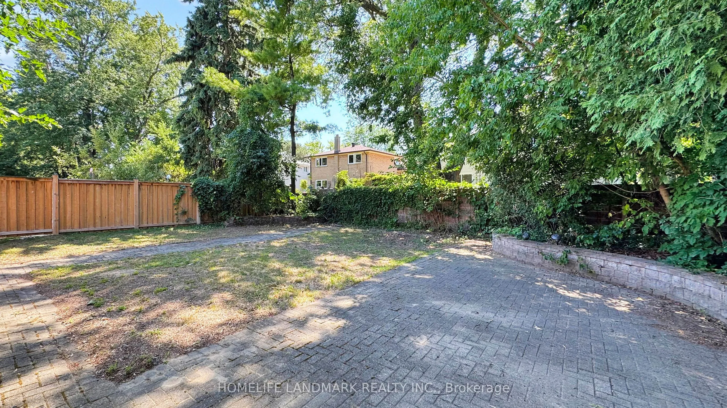 25 Greenyards Drive