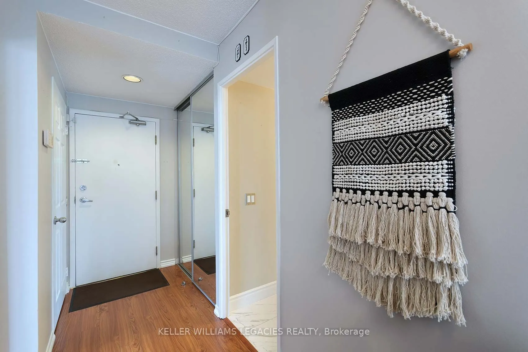 7 Bishop Avenue, #1601